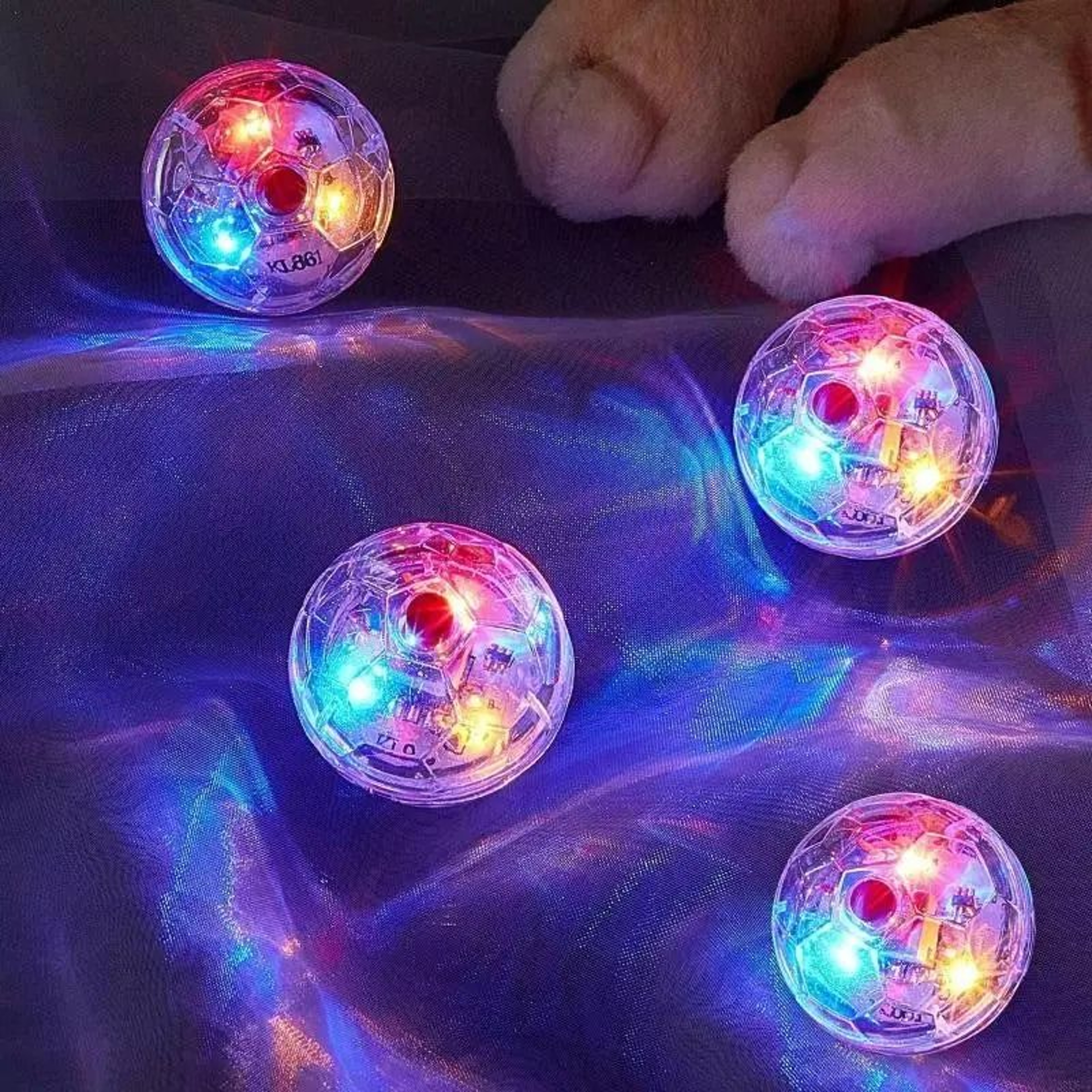 LED Motion Activated Flash Ball Toy For Cats And Kittens 0