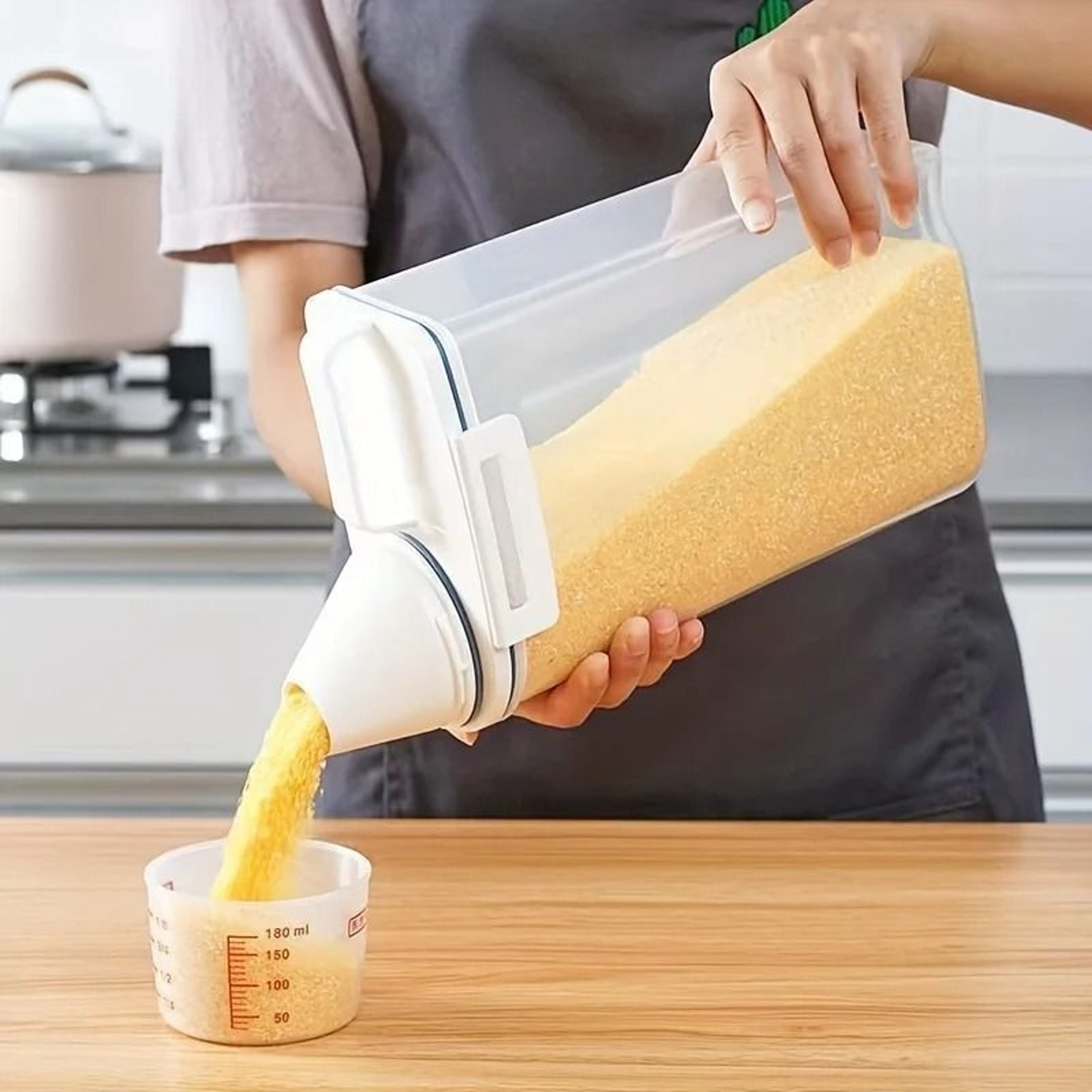 Large Capacity Airtight Rice  Pet Food Storage Container With Measuring Cup 1