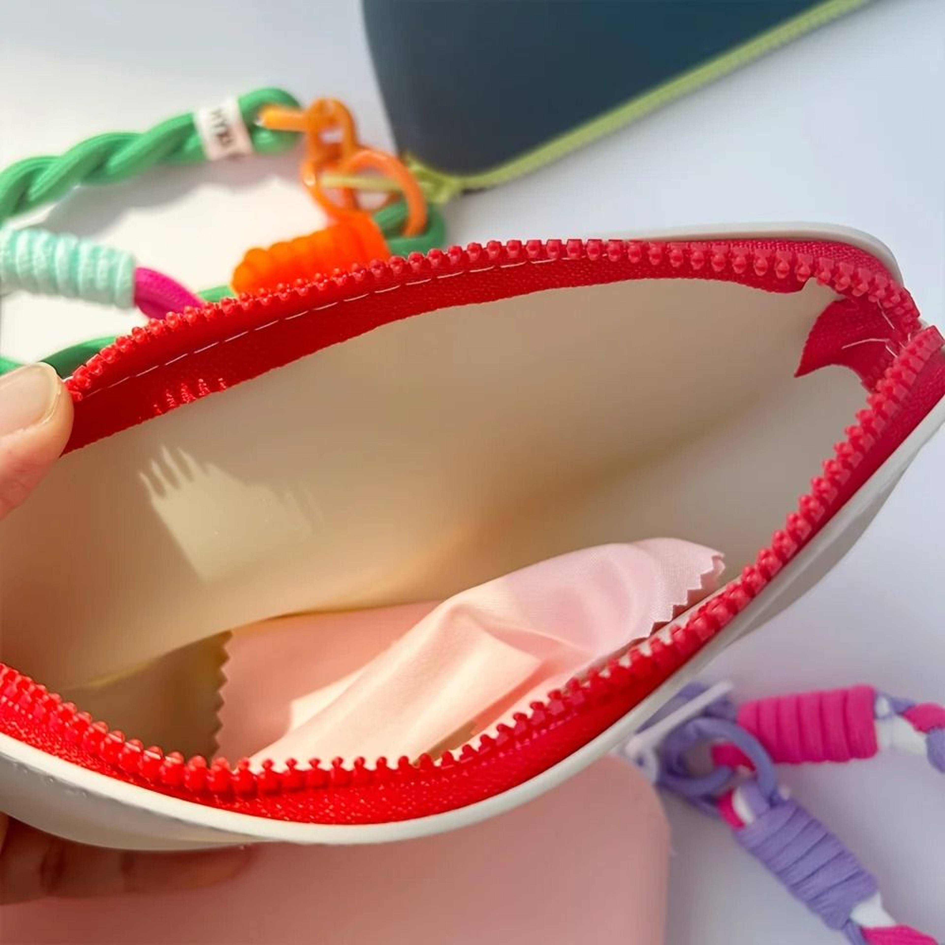 Soft Silicone Glasses Case With Zipper And Lanyard 3