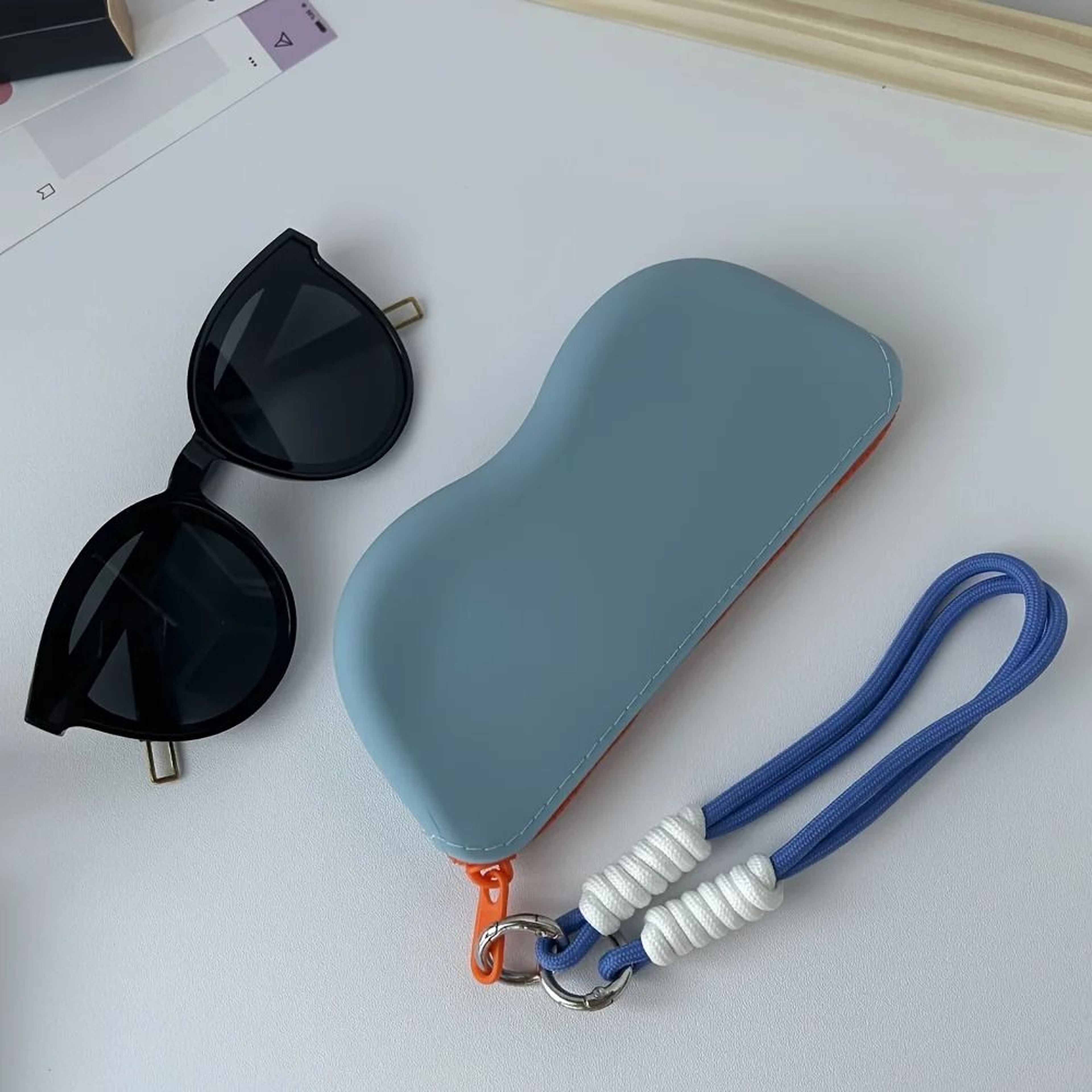 Soft Silicone Glasses Case With Zipper And Lanyard 7