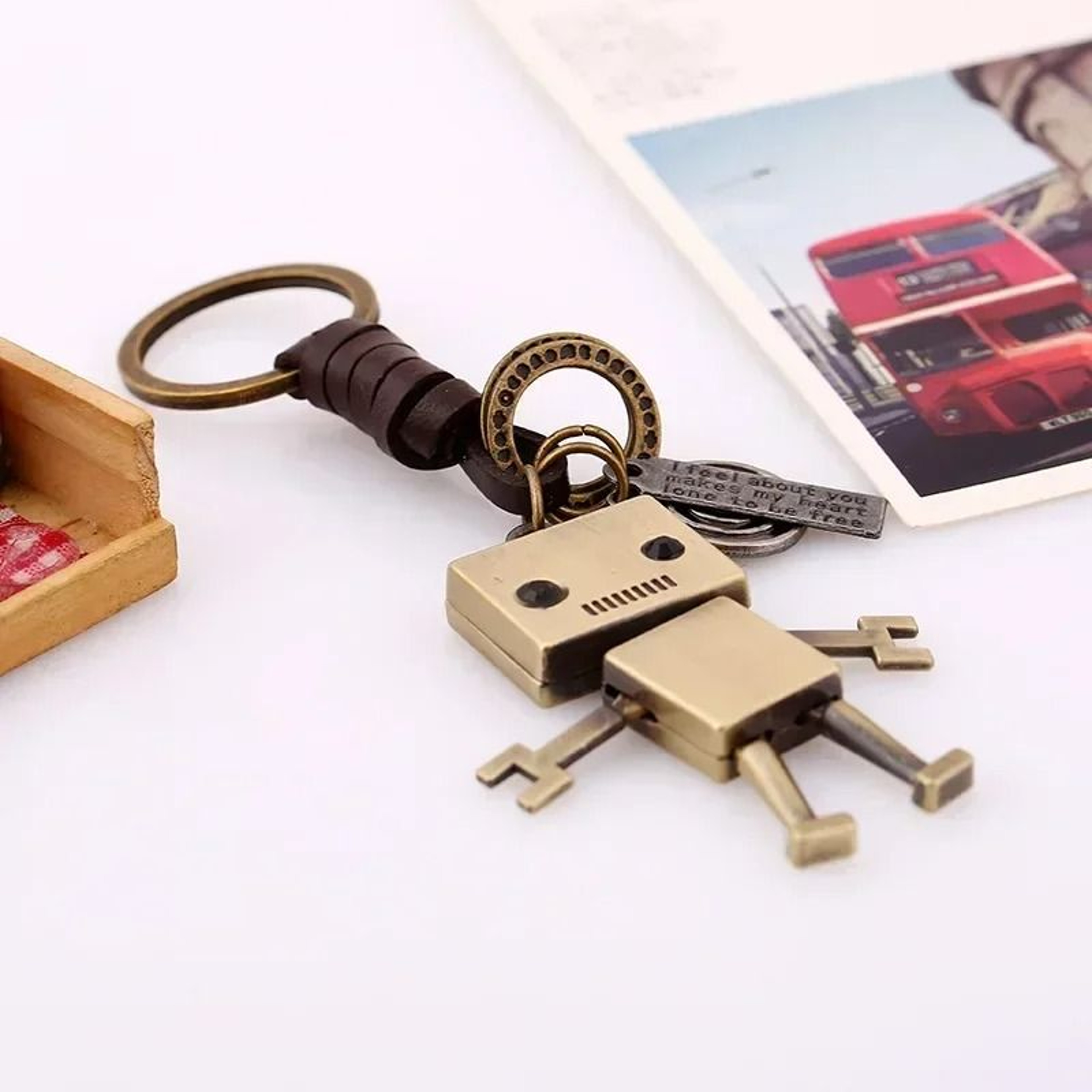 Cute Alloy Robot Keychain Metal Key Ring For Car Keys Backpacks And Gifts 1