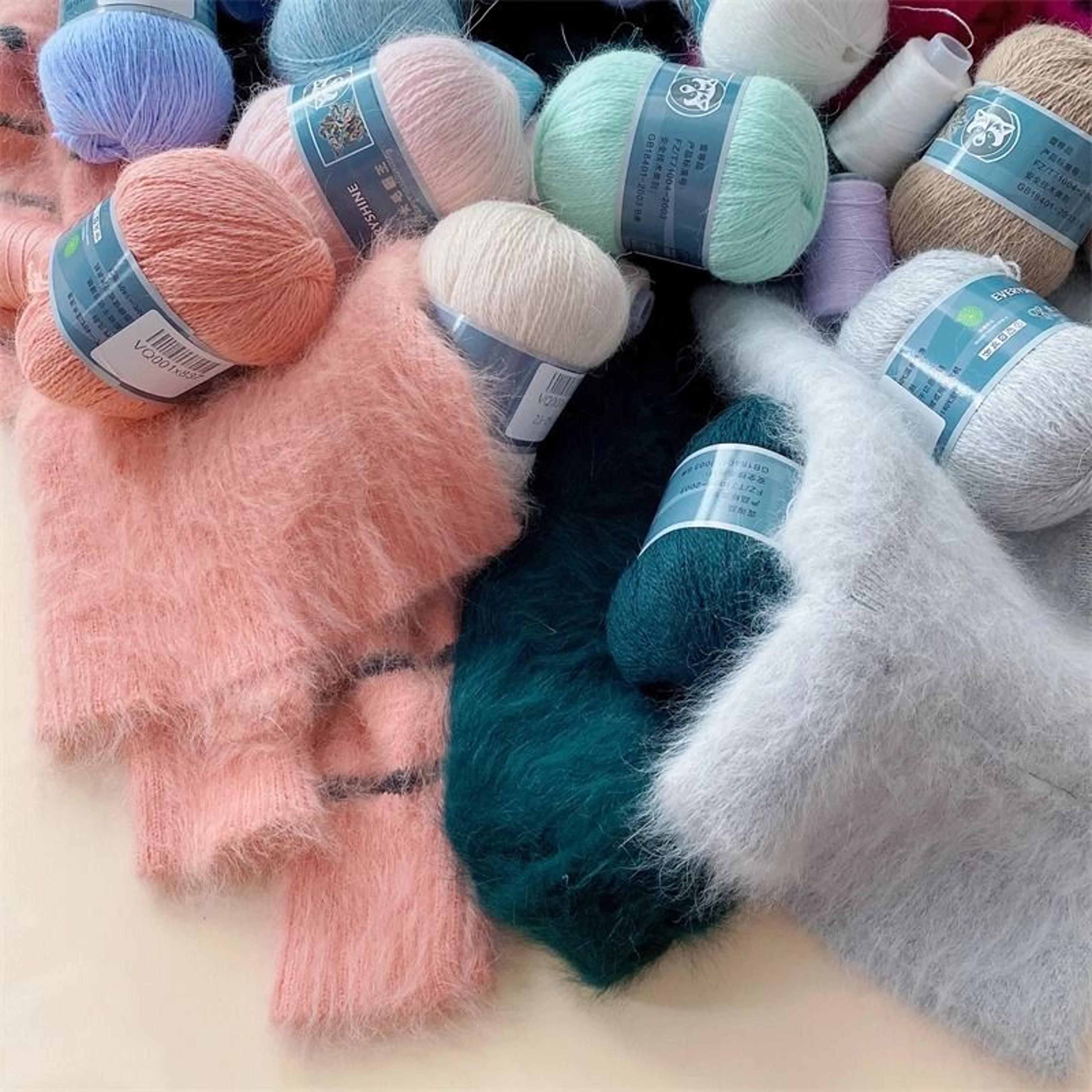 Luxury Plush Mink Style Knitting Yarn Set 5 Pieces For Cozy Sweaters Scarves And Winter Crafts 2