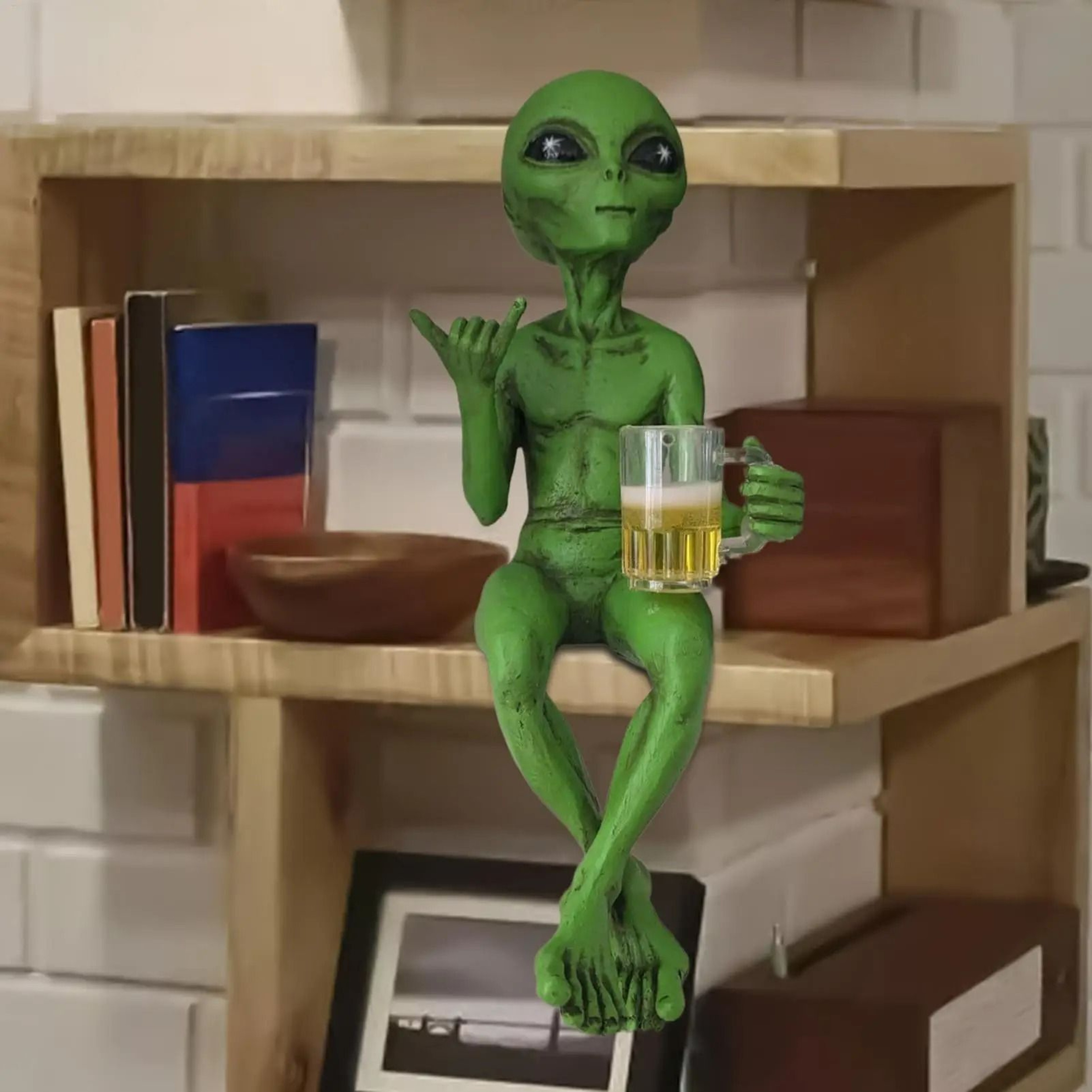 Beer Drinking Alien Statue Funny Resin Desktop Garden Decor 3