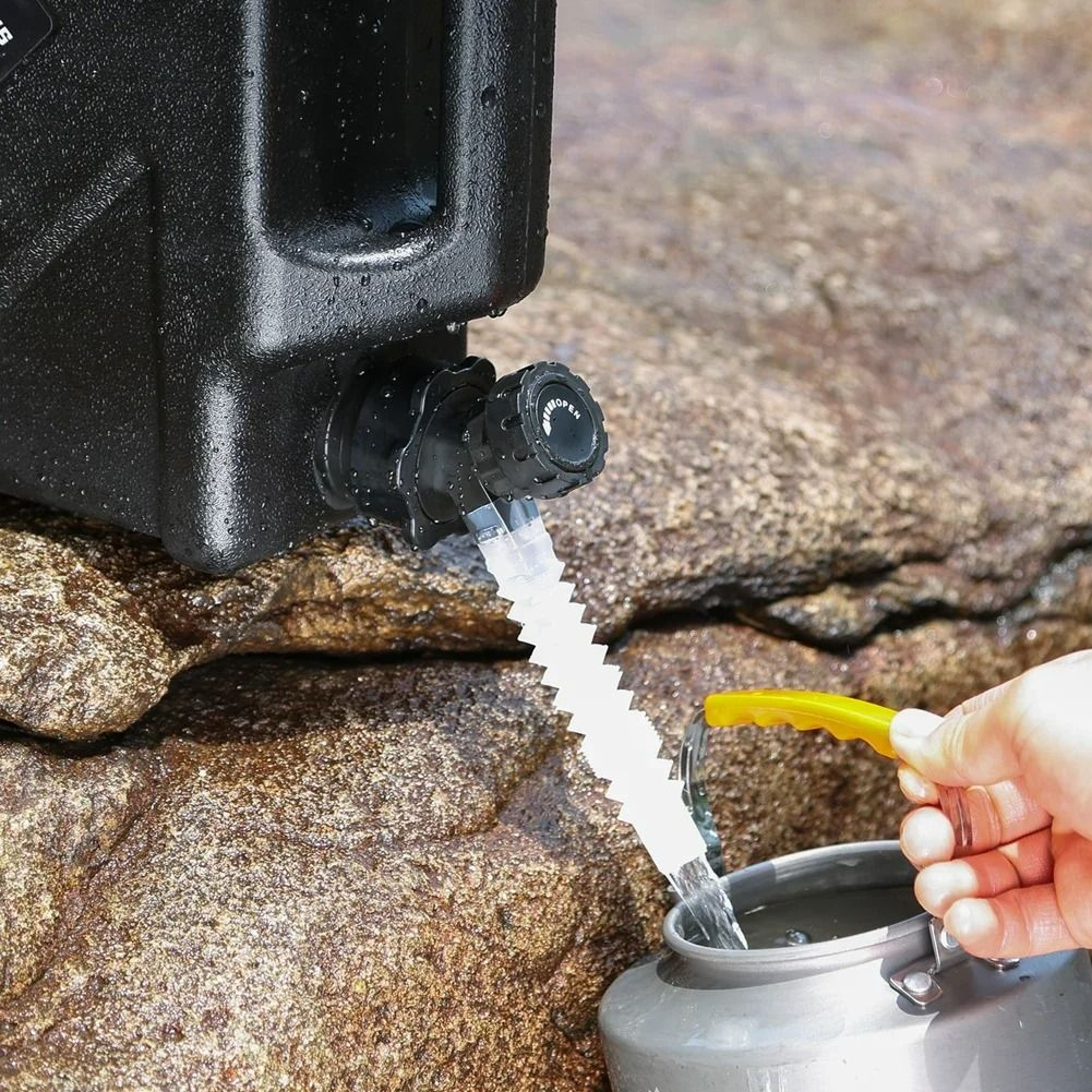 Portable Camping Water Container With Faucet 4