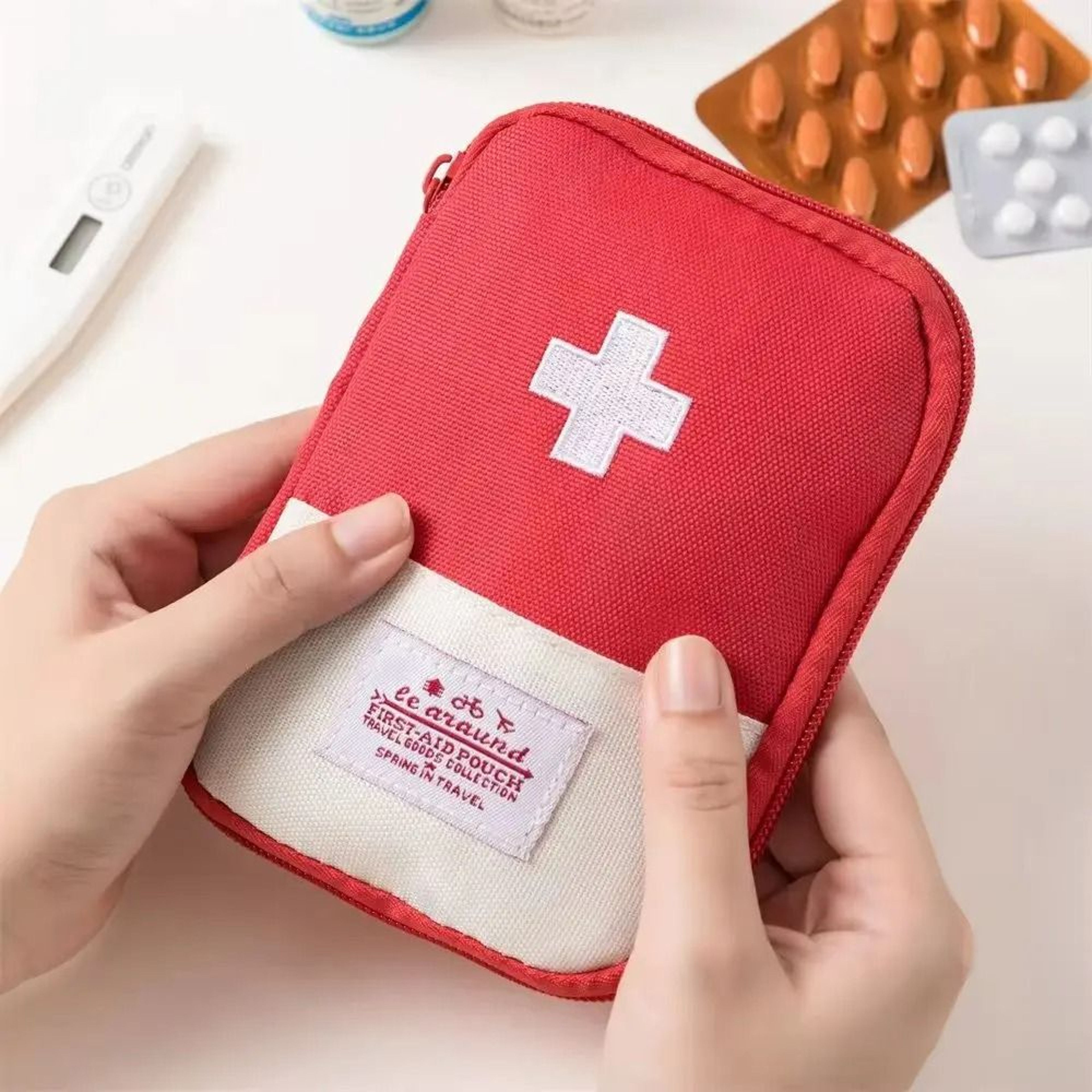 Portable Large Capacity First Aid Organizer Bag 2