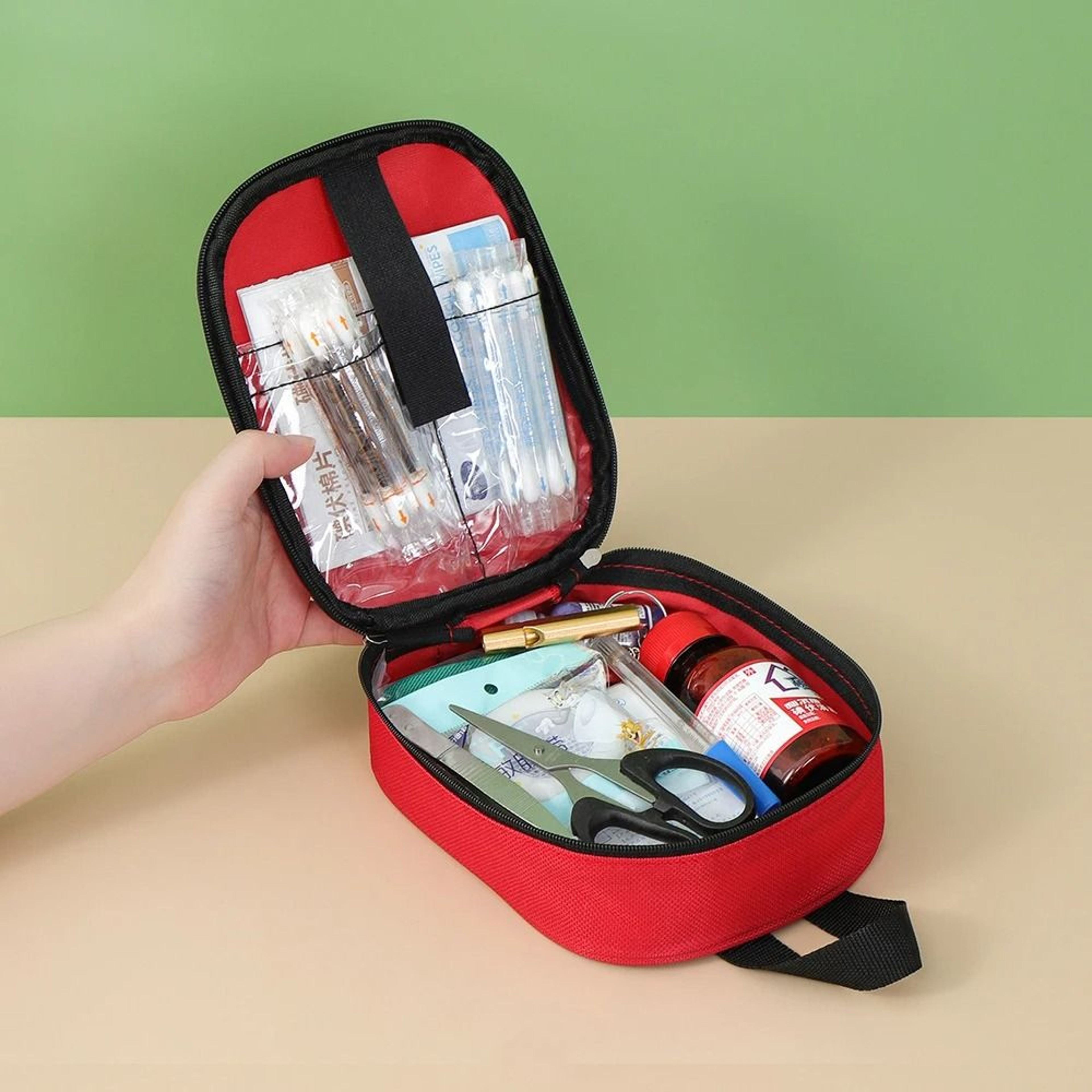 High Capacity Car First Aid Storage Bag 0