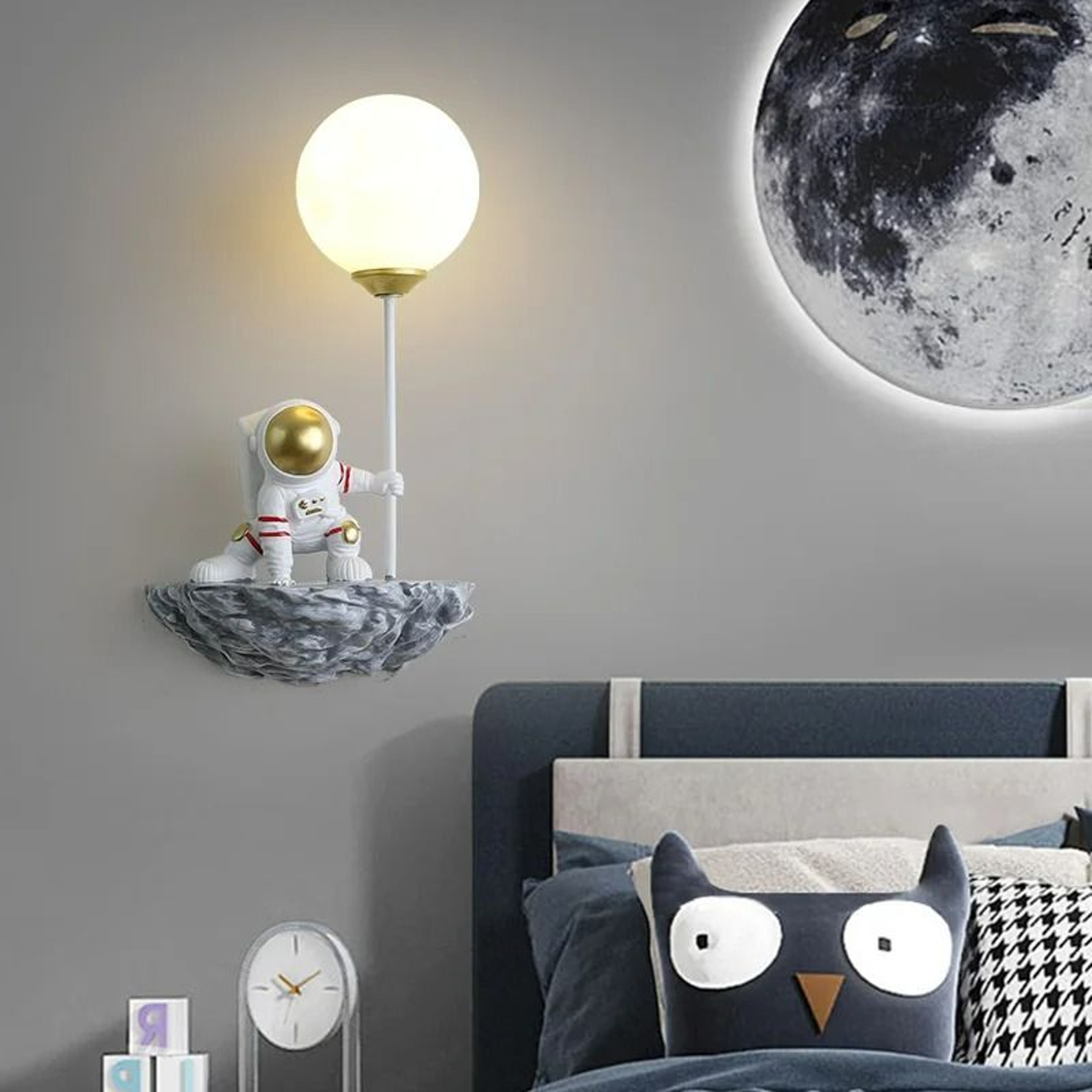 CosmoBuddy Astronaut Bedside Wall Lamp 1