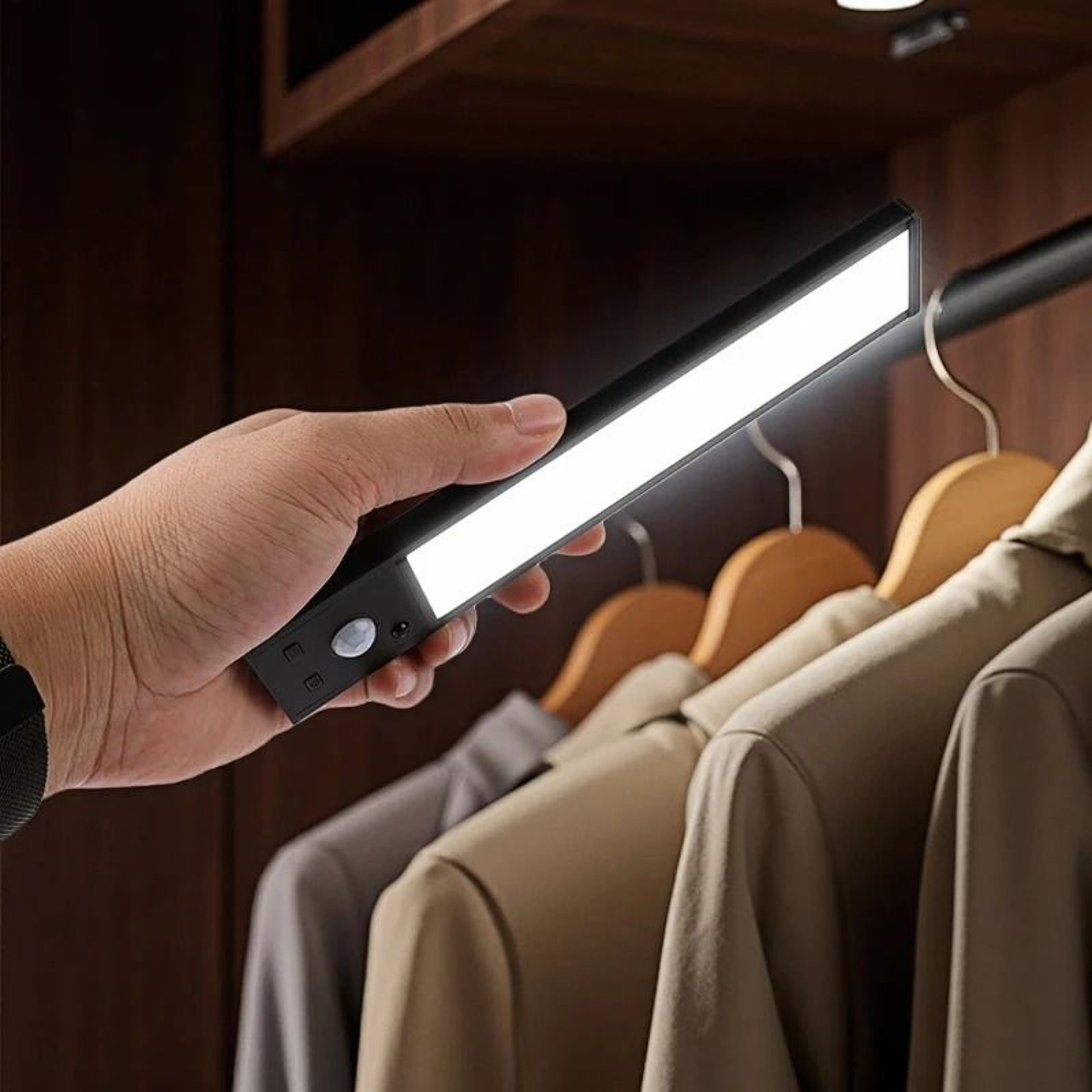 ChargeSense Wireless Closet Light 0