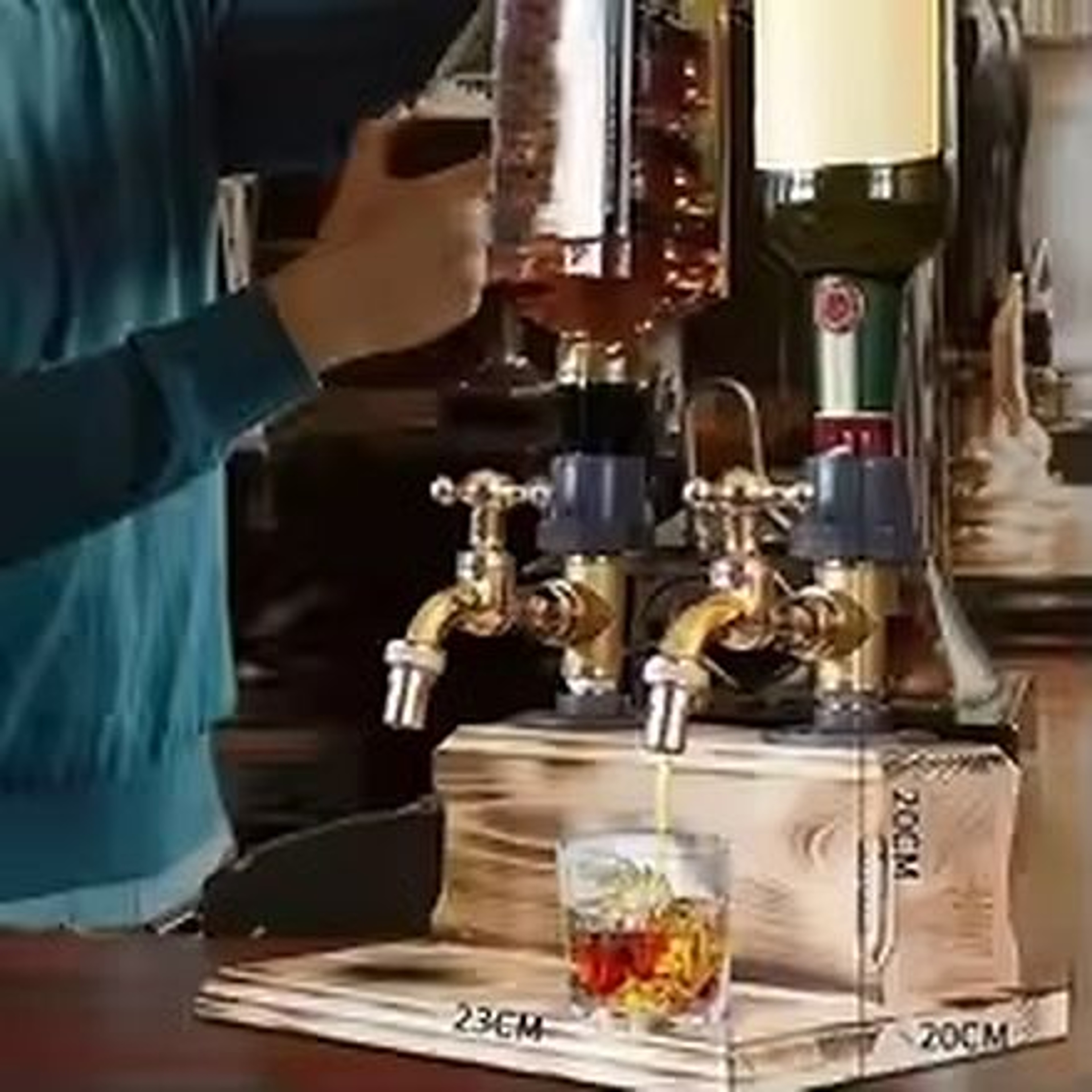 OakPour Rustic Liquor Dispenser 2
