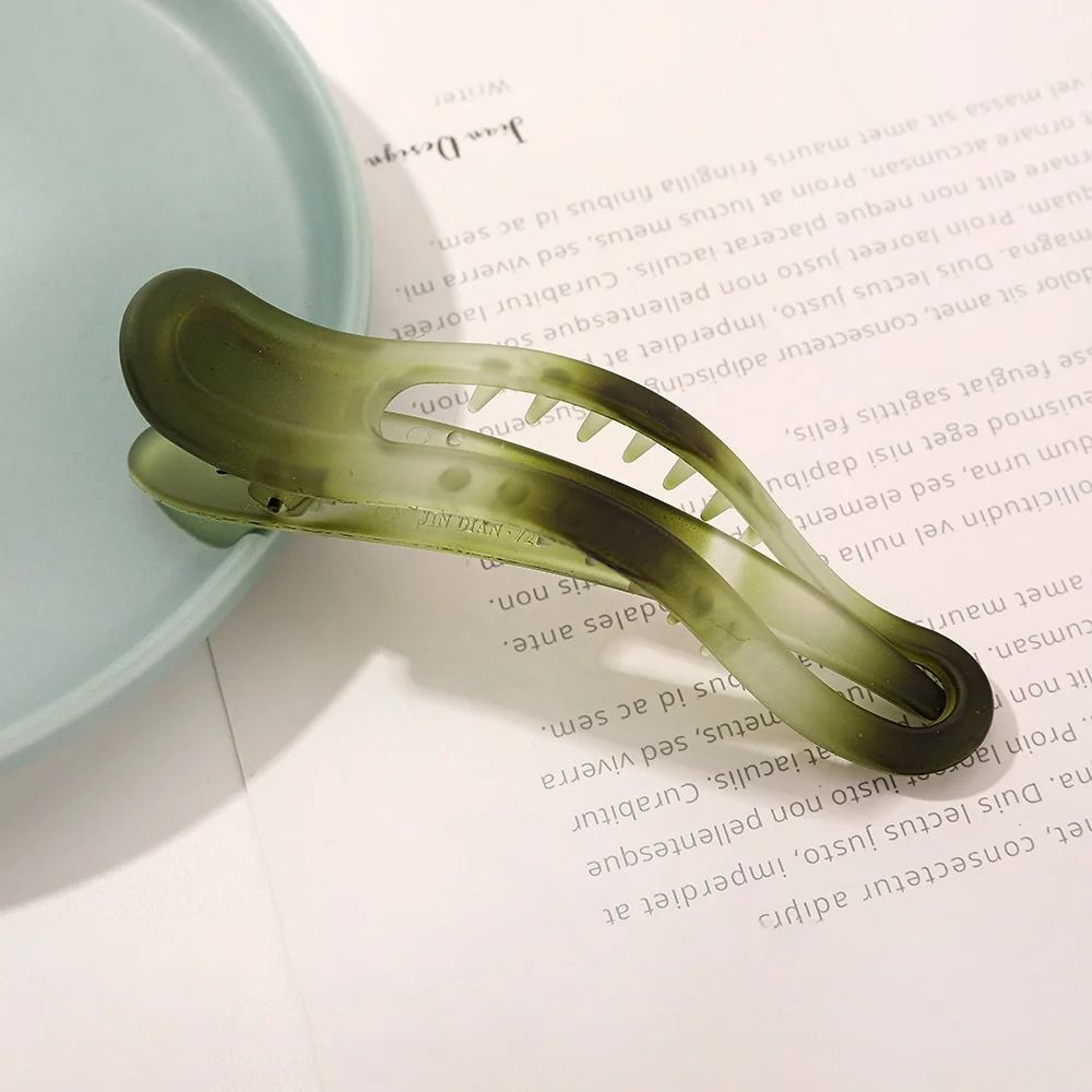 MatteBow Duckbill Hair Claw 16