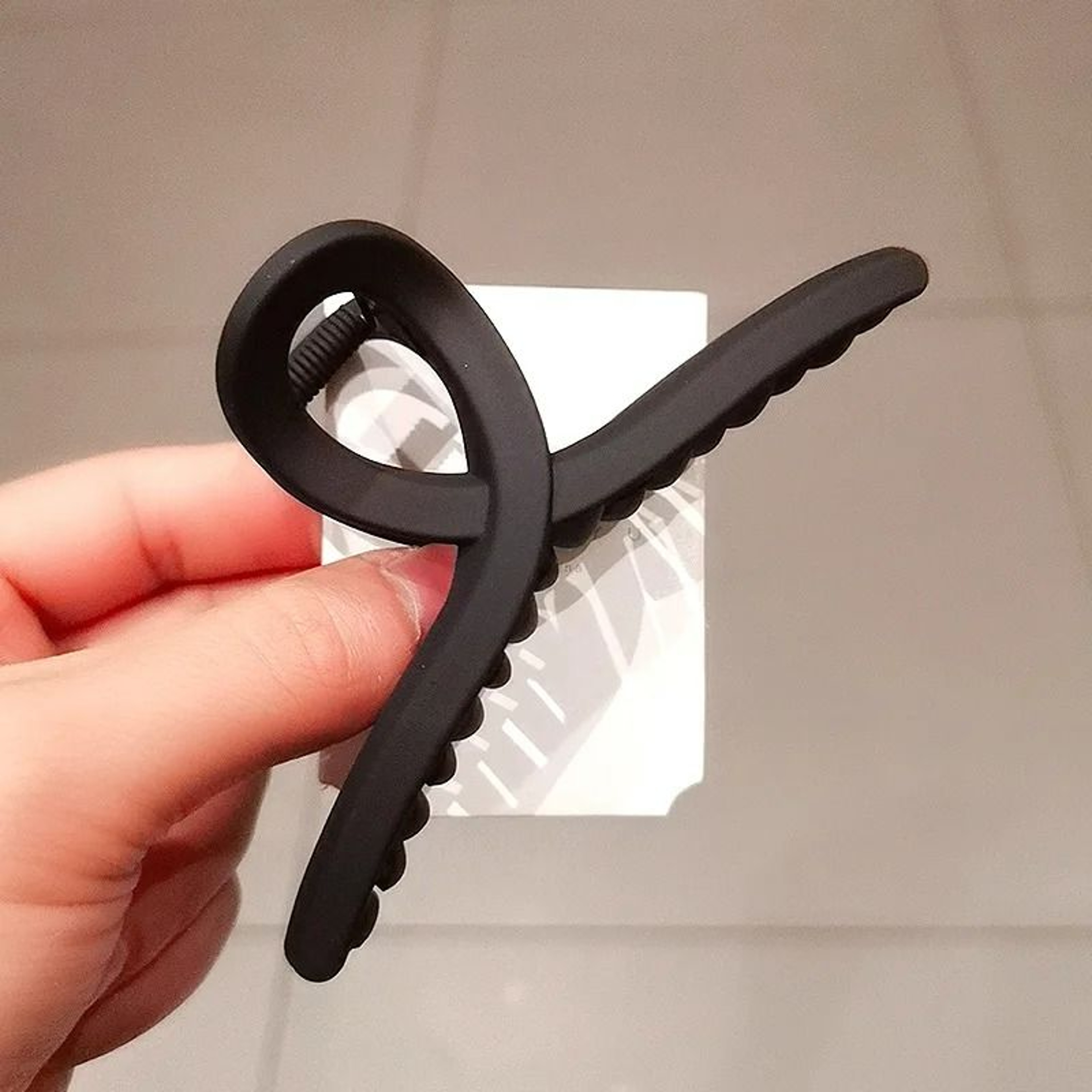 ChicGrip Acrylic Hair Claw 7