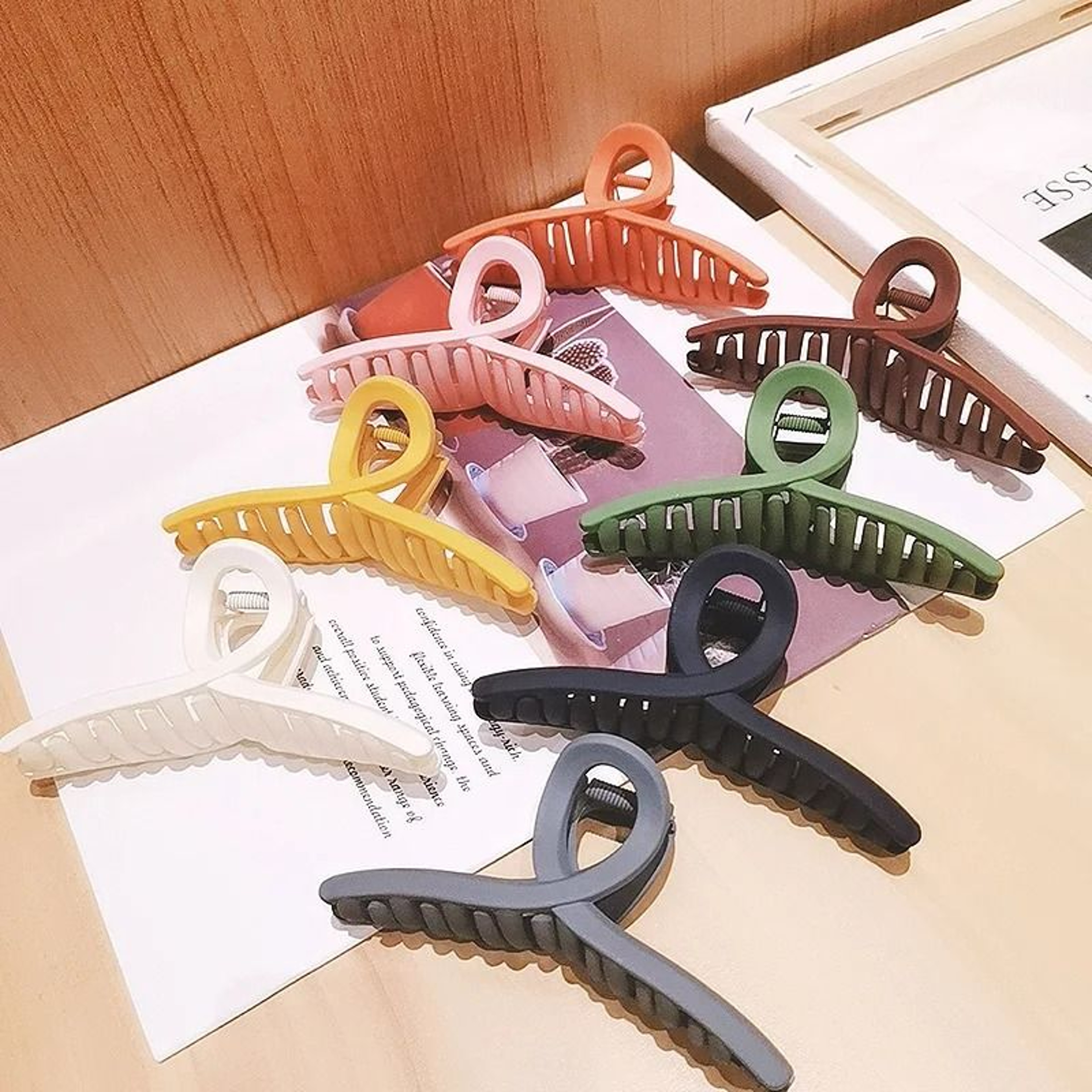 ChicGrip Acrylic Hair Claw 4