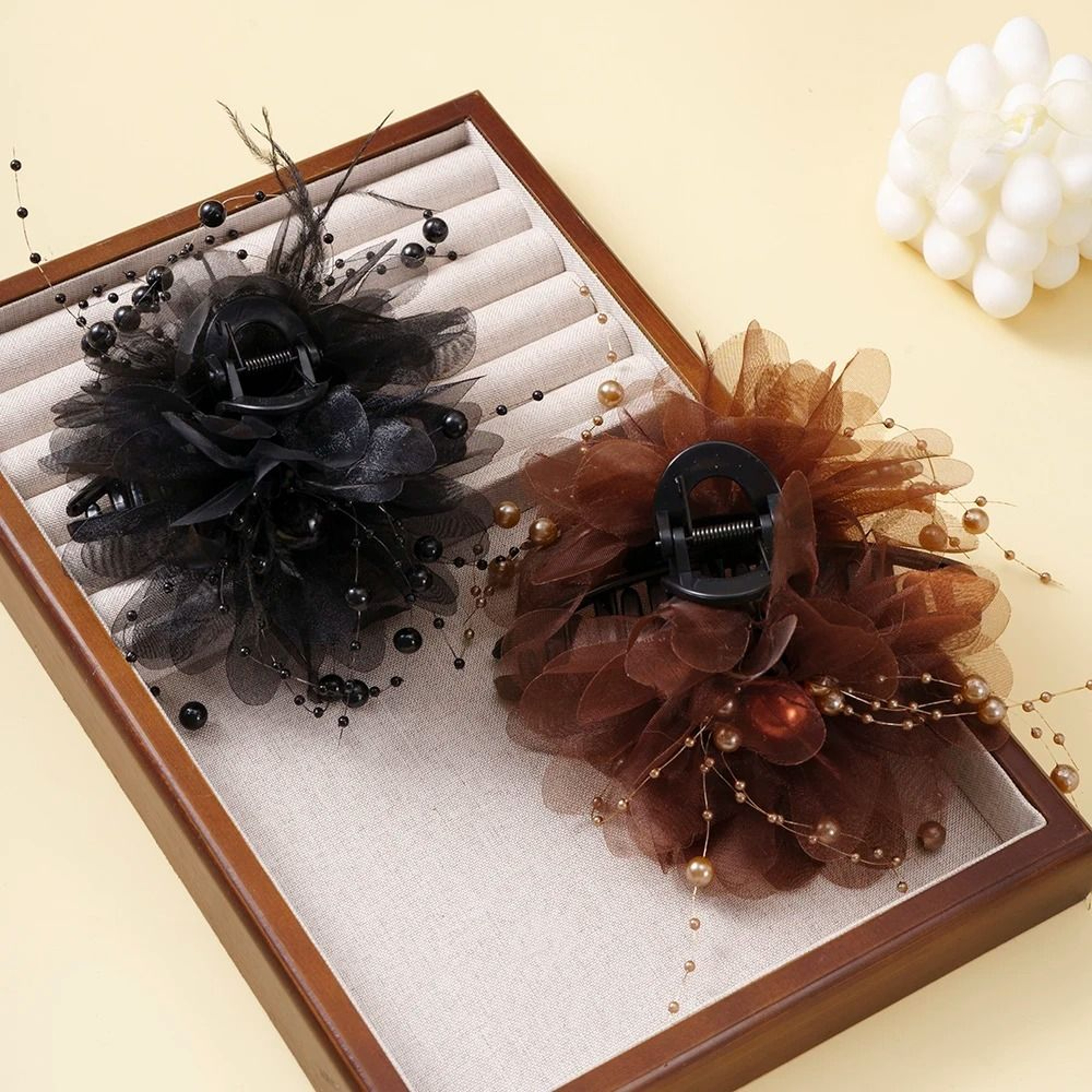 PearlBloom Mesh Hair Claw 4