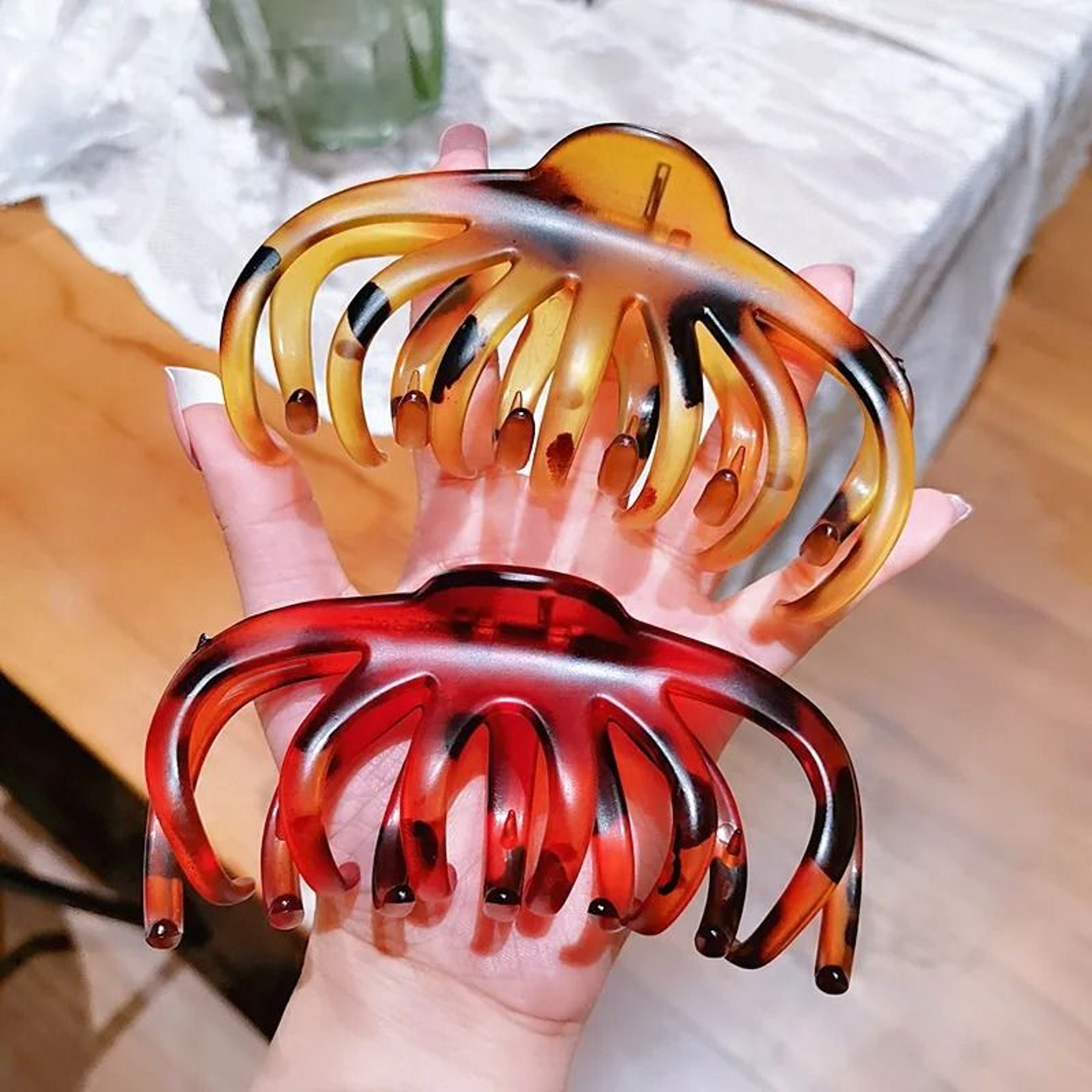 LunaGrip Large Hair Claw 5