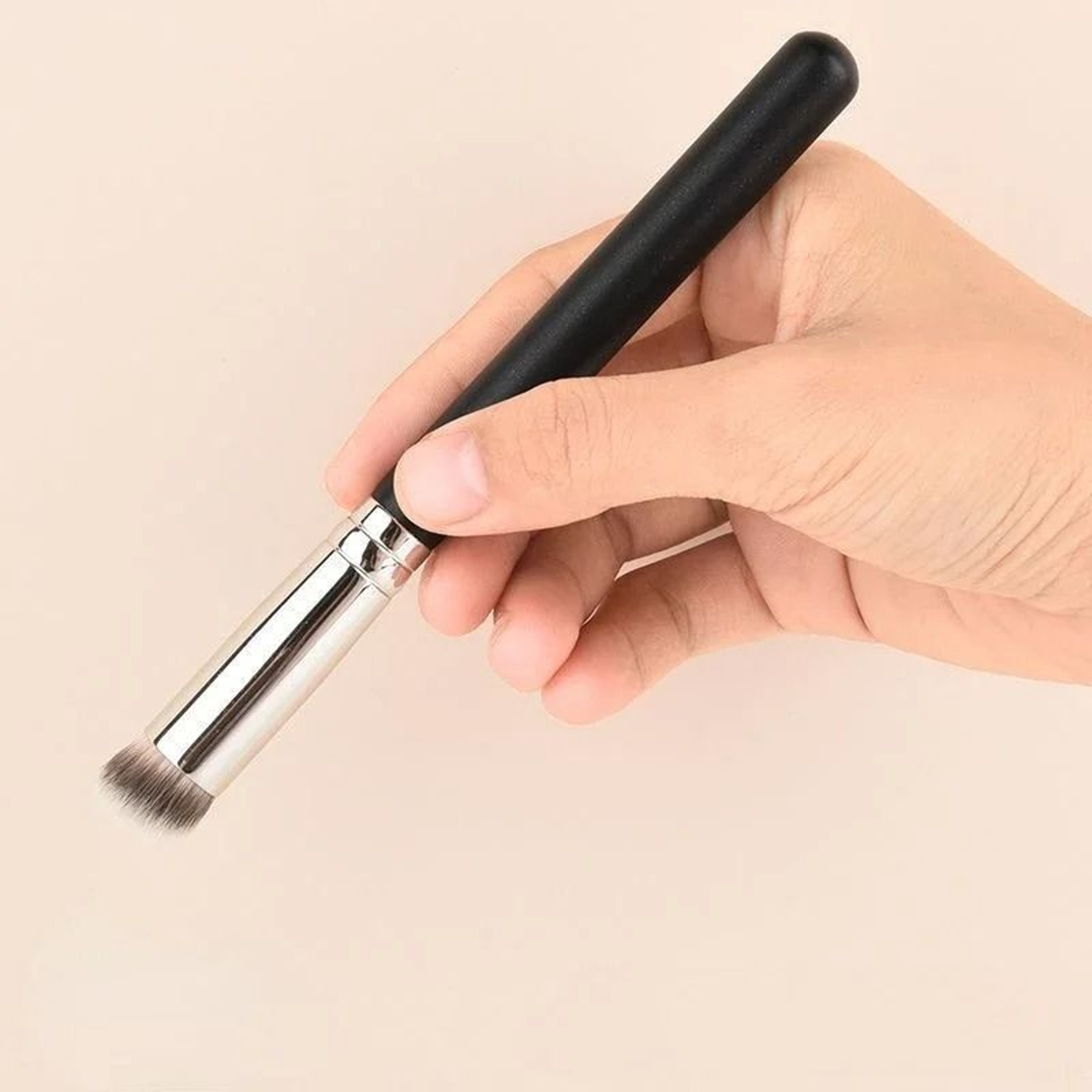FlawlessTouch Foundation Makeup Brush 0