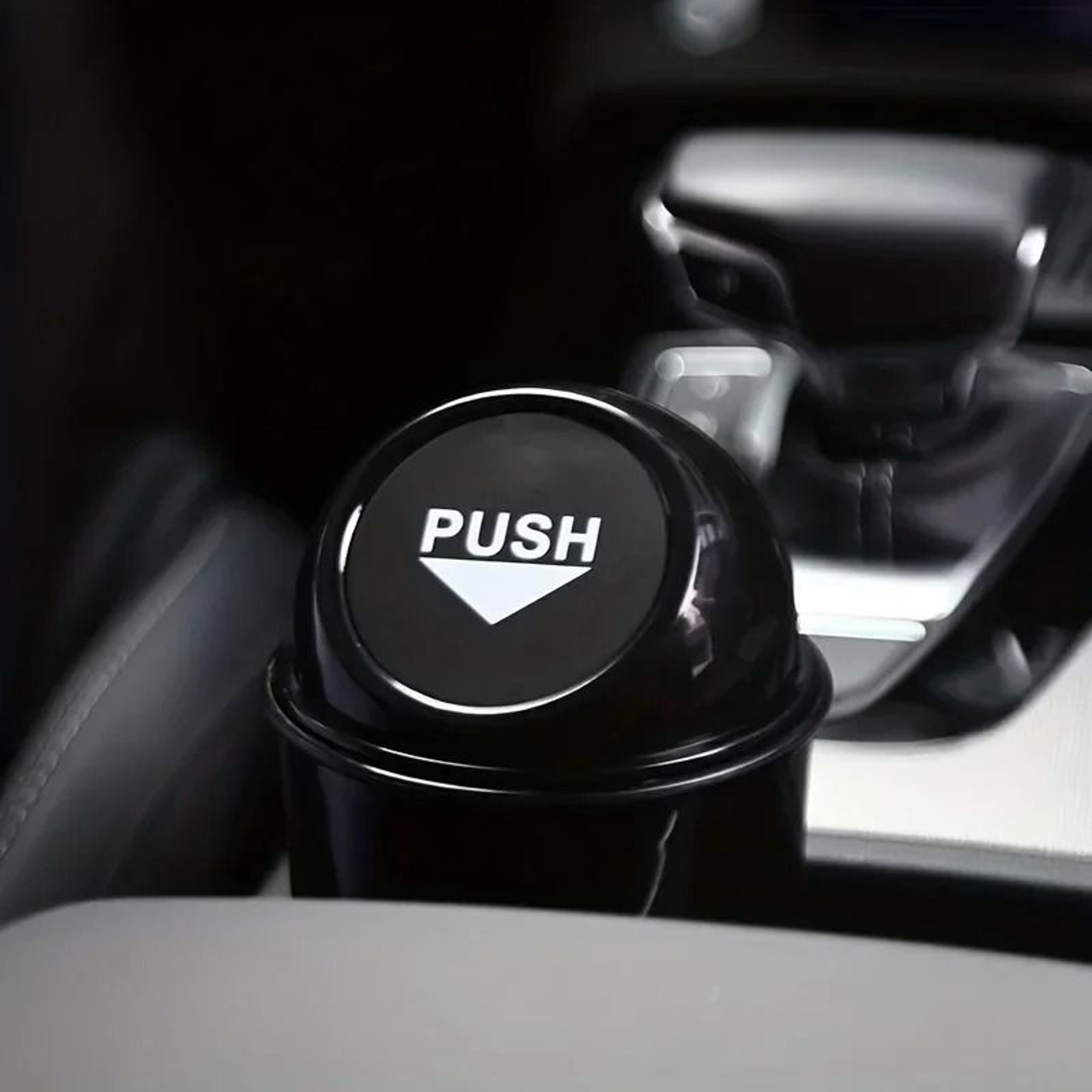 RoundTidy Car Trash Can With Lid 1