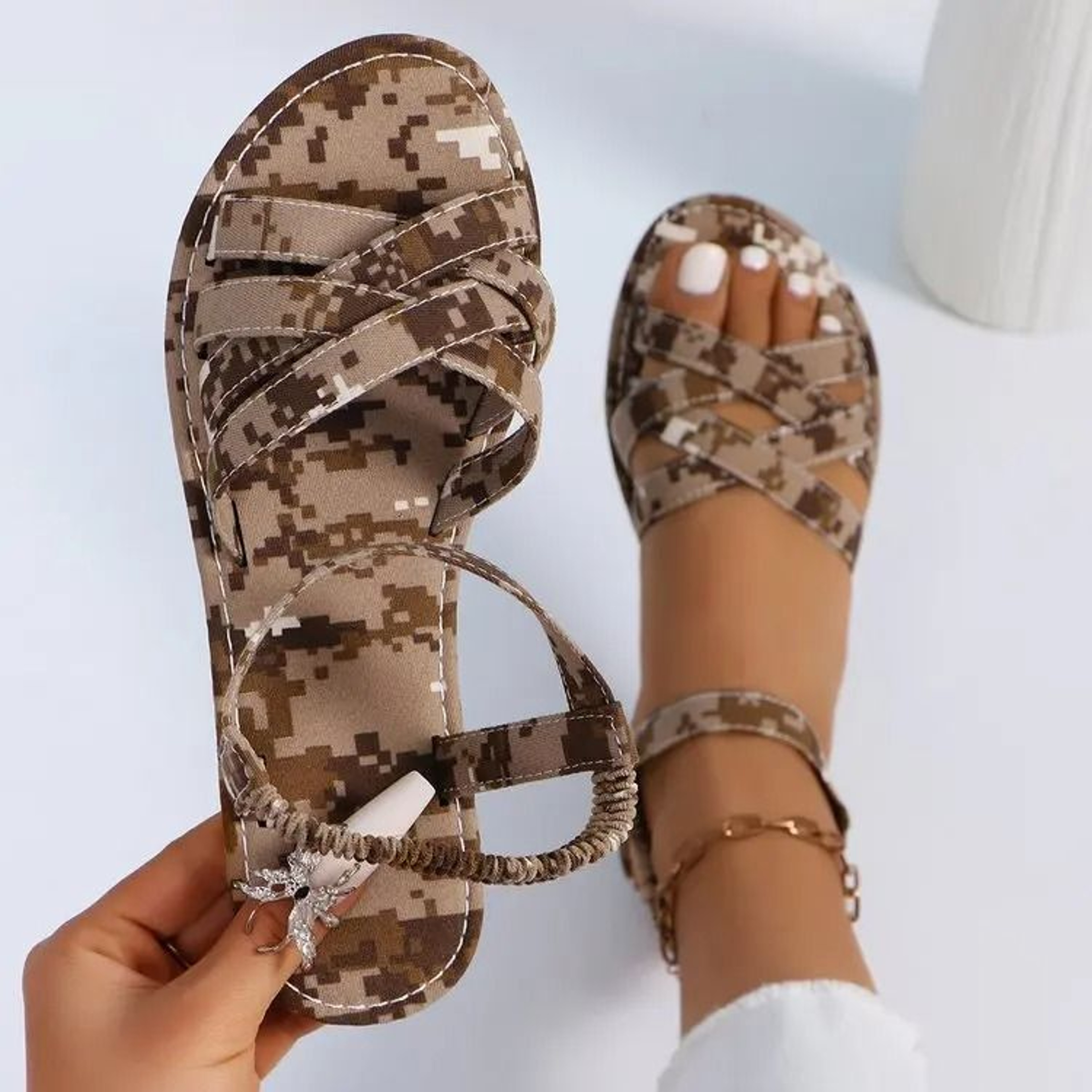 Womens Lightweight Flat Sandals With Elastic Band For Casual Spring And Summer Comfort 11