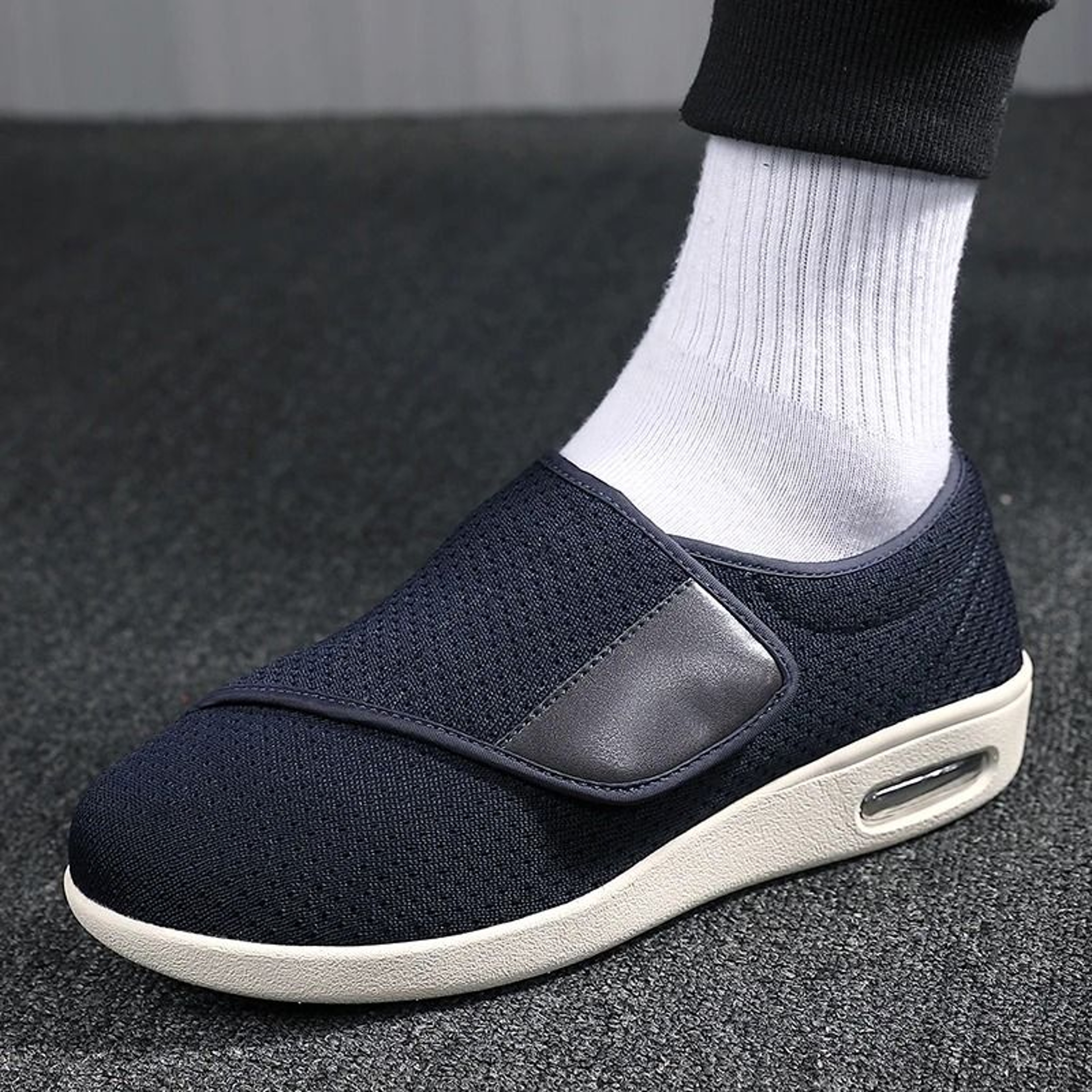 Mens Extra Wide Diabetic Shoes With Adjustable Fit For Swollen Feet And Foot Pain Relief 4
