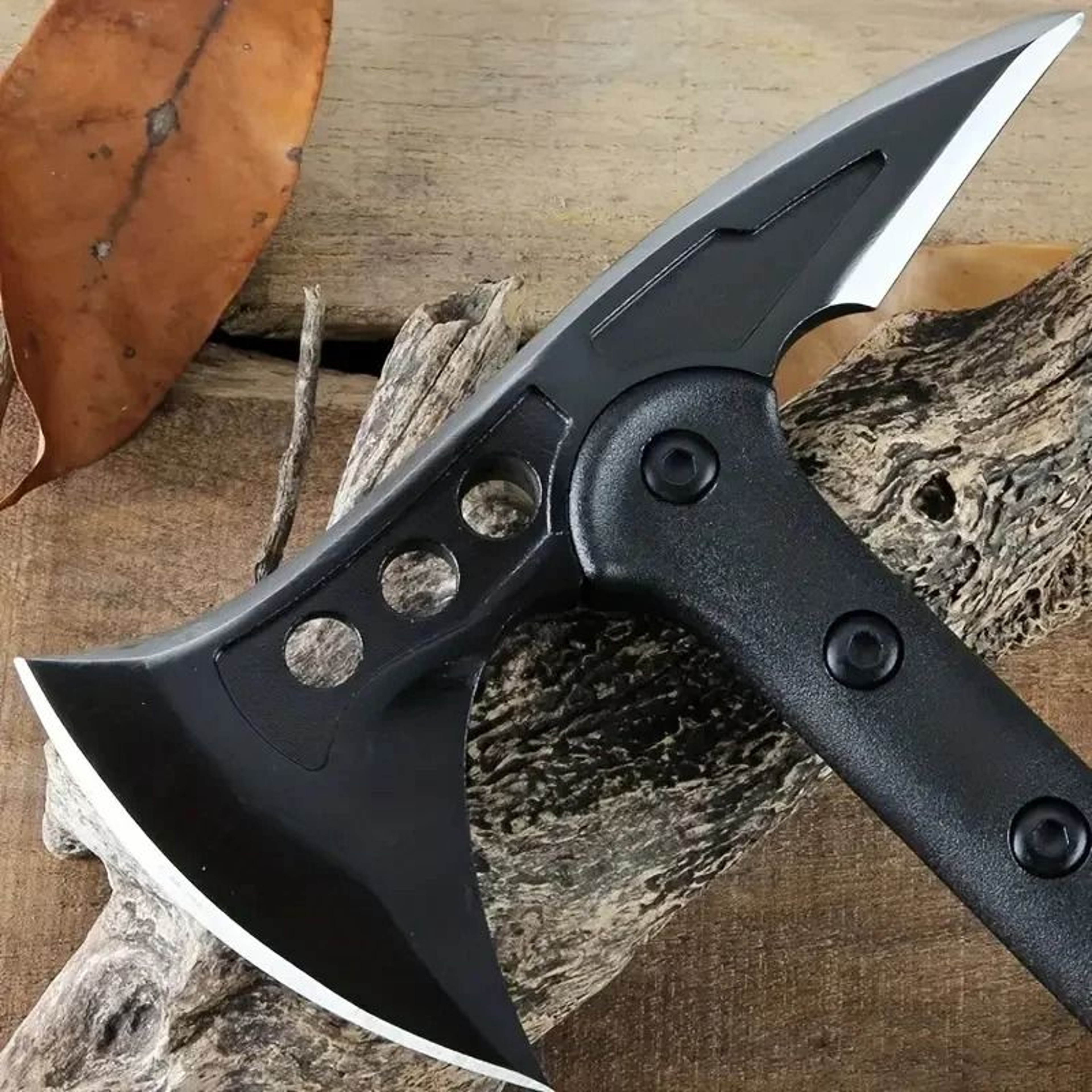 Portable Multifunctional Survival Axe With Hammerhead And High Toughness Handle 3