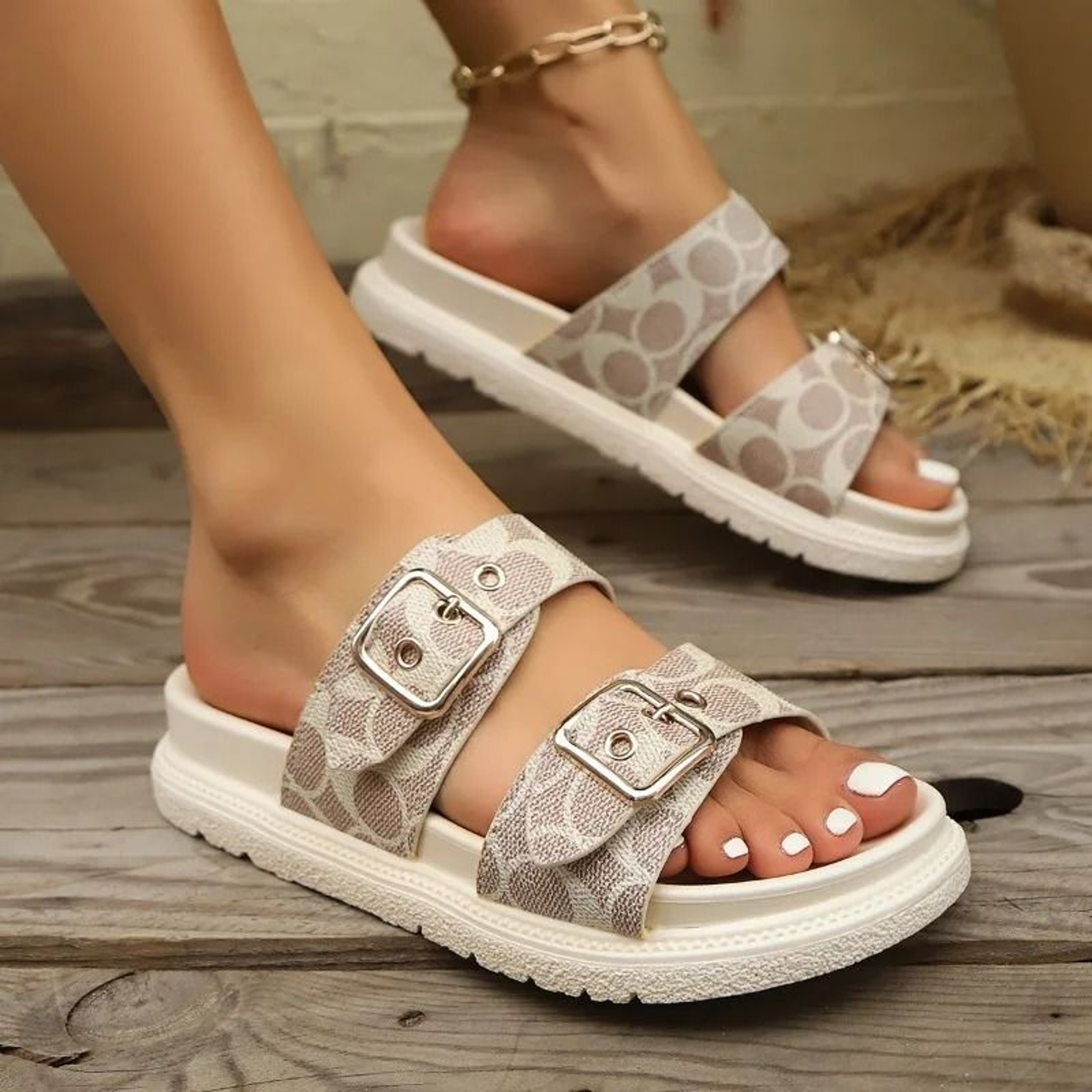 Women Thick Soled Metal Buckle EVA Sandals Flat Designer Slippers For Indoor  Outdoor 2