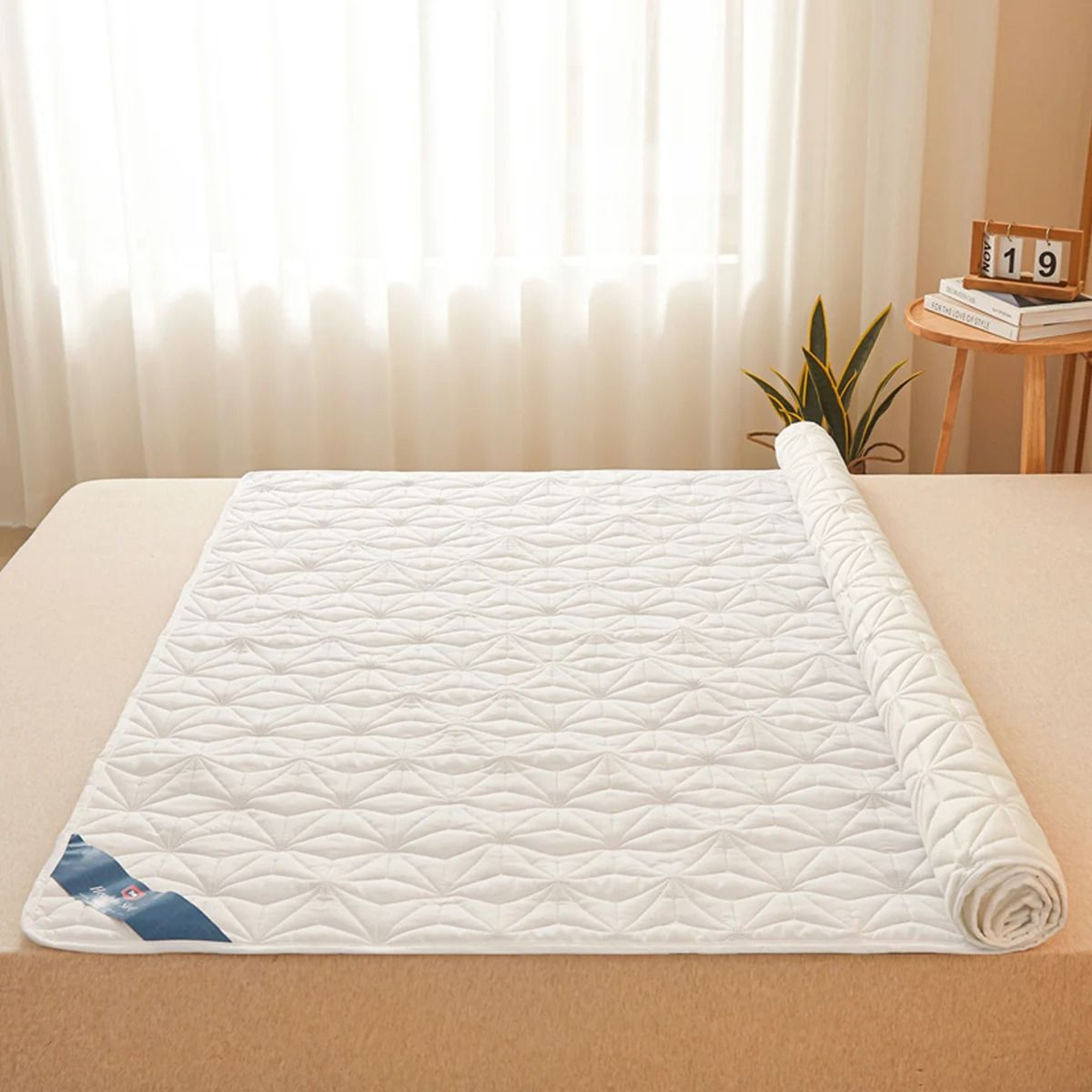 Waterproof Mattress Protector With Breathable Noiseless Cover And Elastic Corner Straps For Beds Up 4
