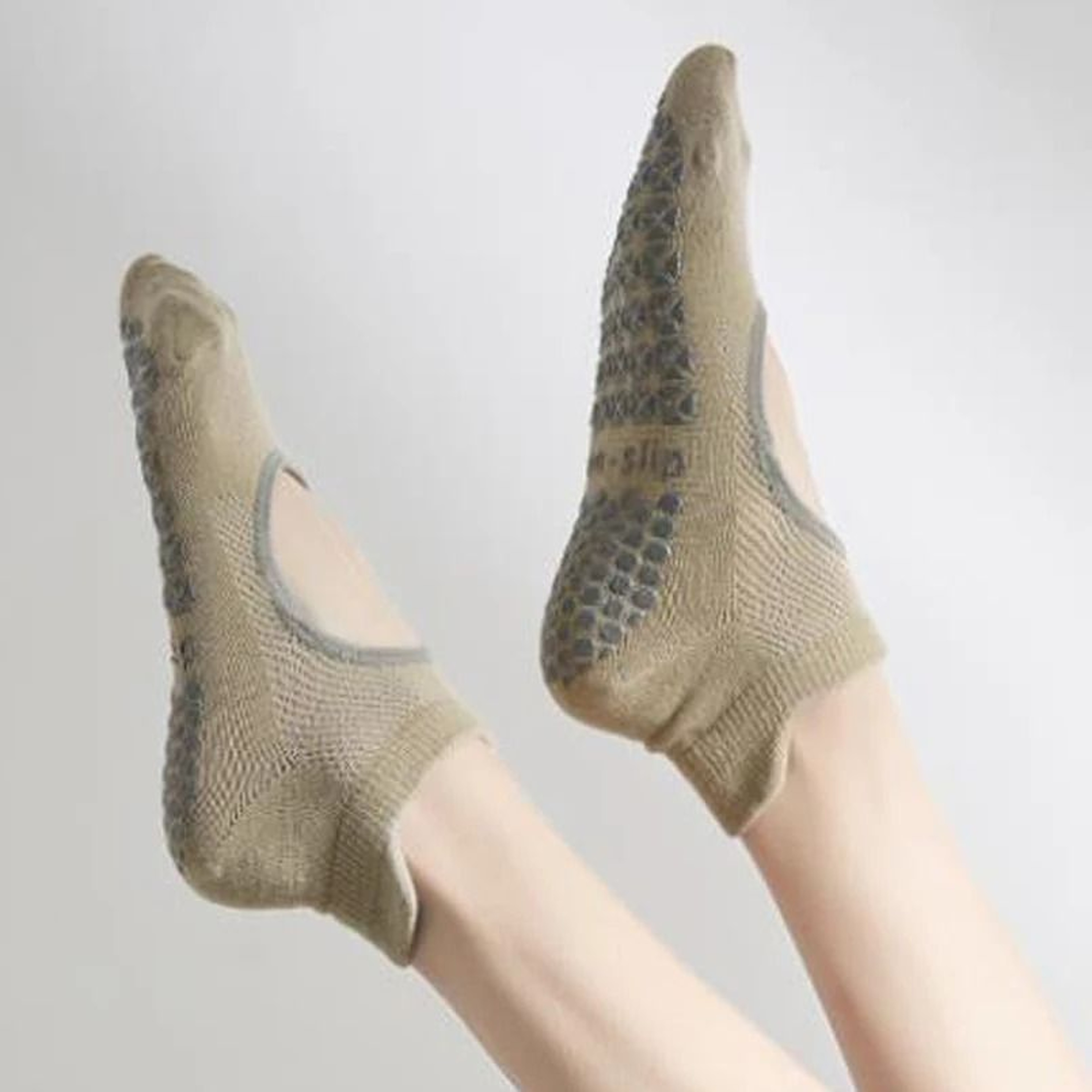 Women Hollow Out Pilates Socks With Silicone AntiSlip Grip For Yoga And Fitness 10