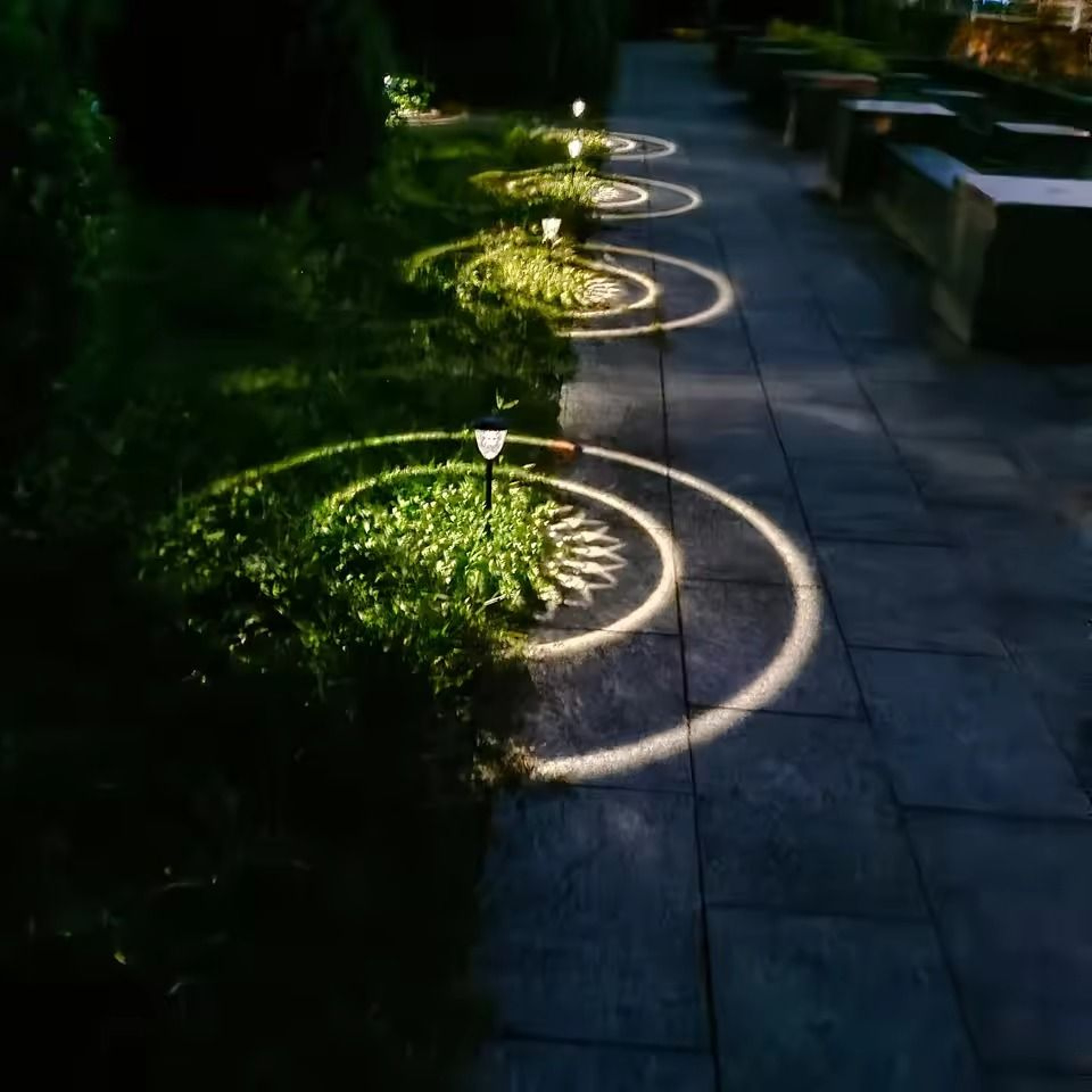 Solar Powered Outdoor Waterproof Circle Shadow Garden Light 8