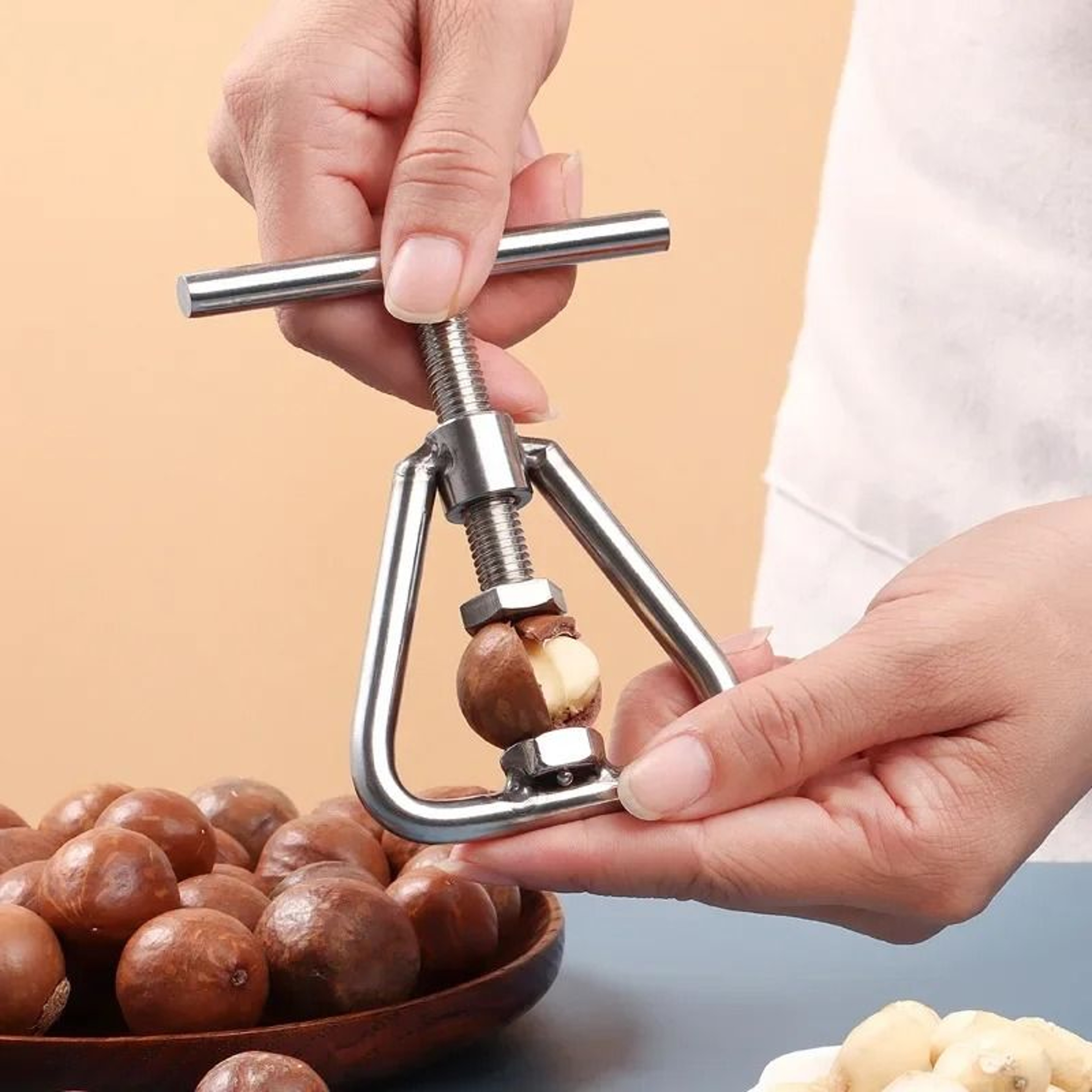 Manual Metal Nut Opener Cracker For Walnuts Almonds Hazelnuts 1