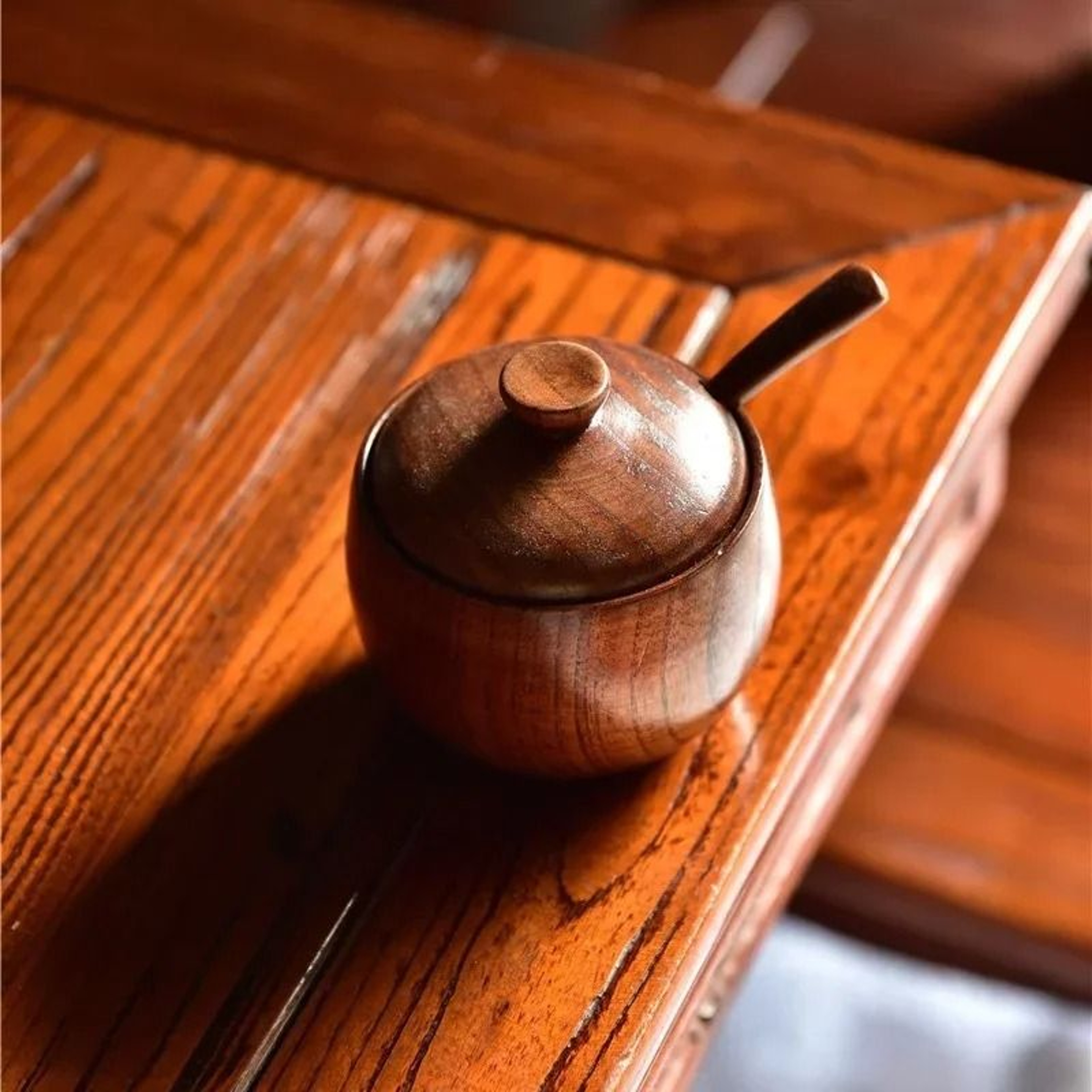 Wooden Salt Shaker Vintage Seasoning Jar With Lid Household Spice Container 4