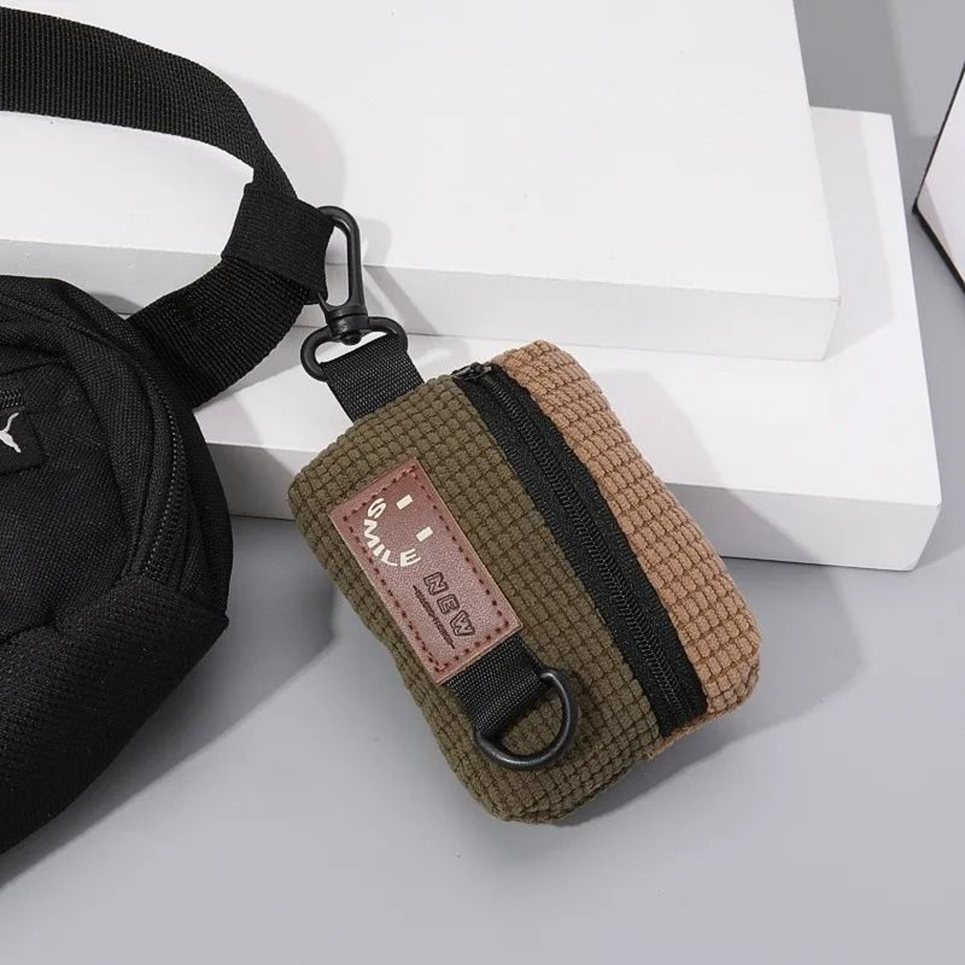 Portable Cycling Backpack Headphone Storage Bag Universal Sports Hanging Pouch 0