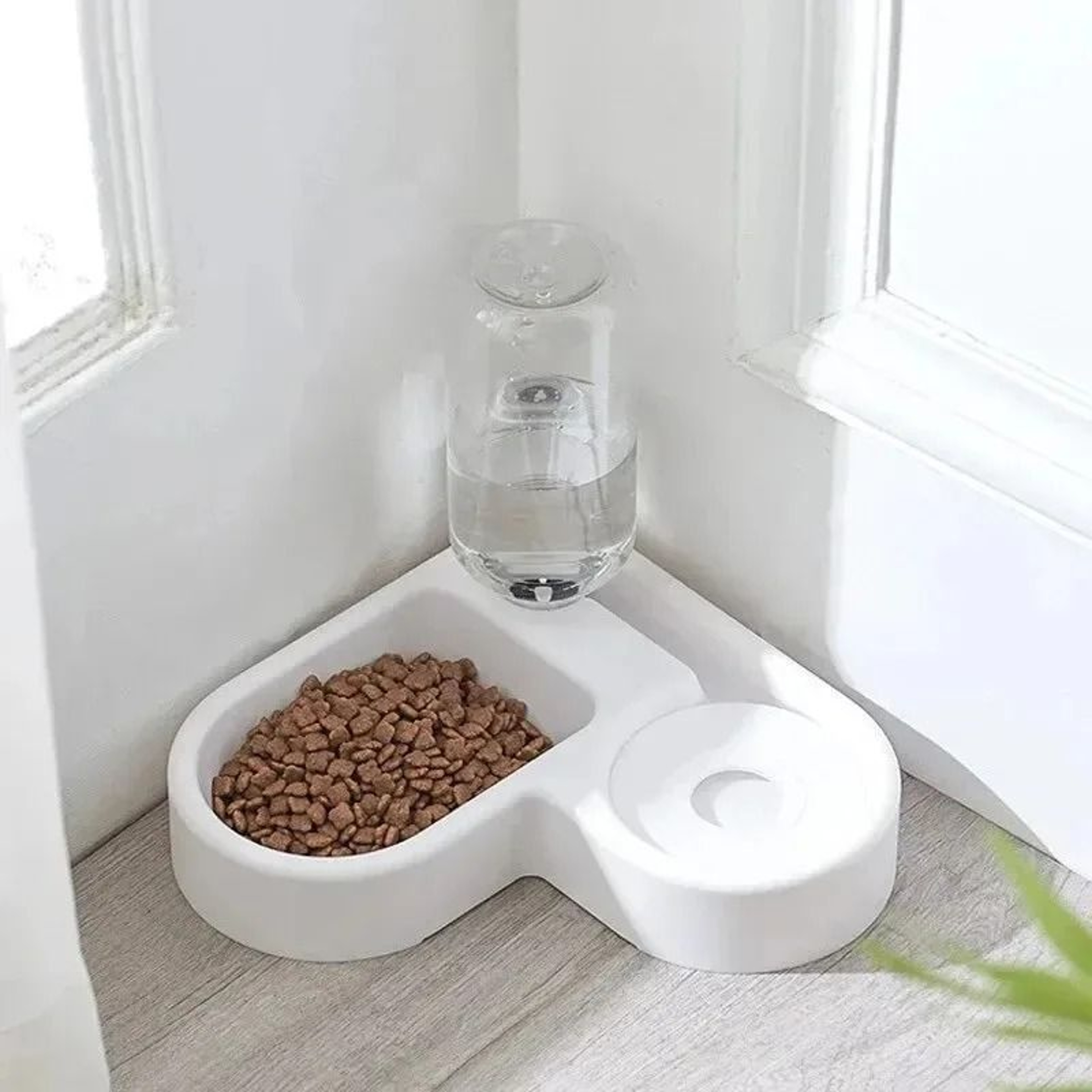 Double Pet Bowl With Automatic Water Dispenser And Anti Tip Design 2