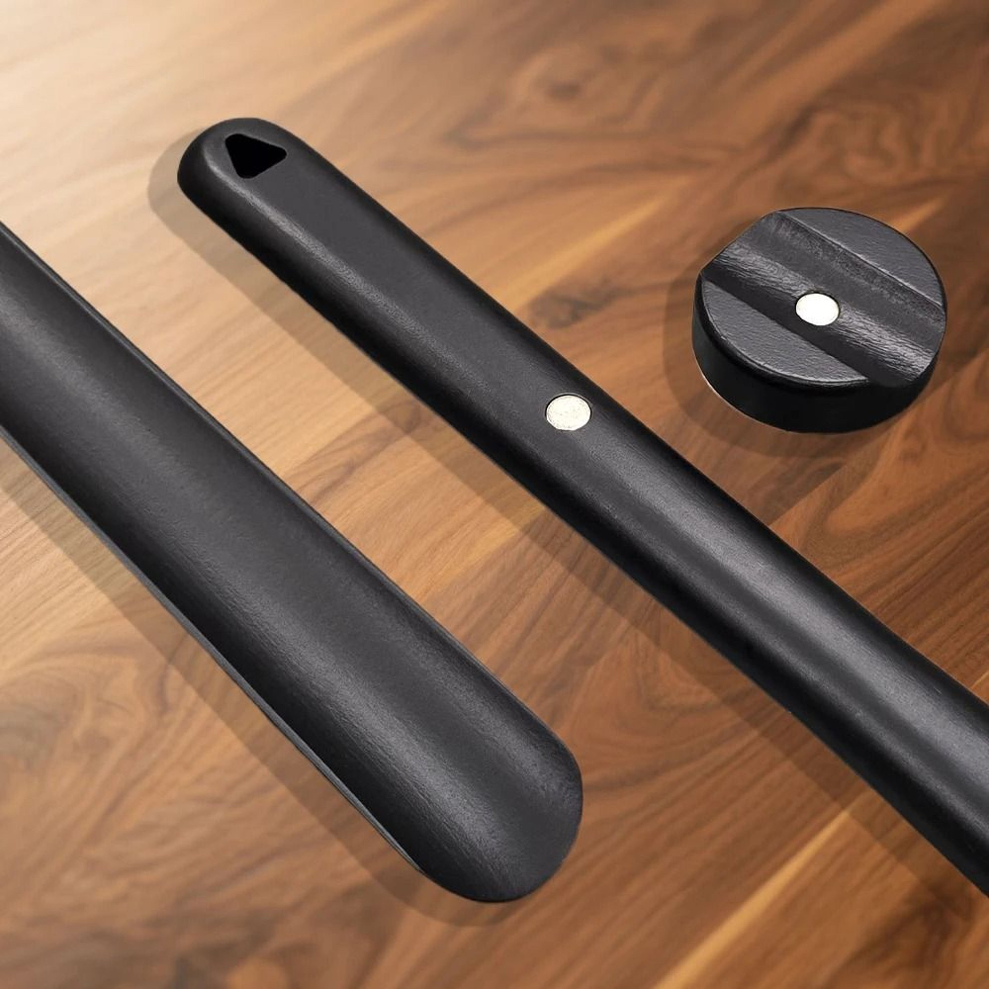 Black Lacquered Long Beech Wood Shoehorn With Magnetic Handle 2