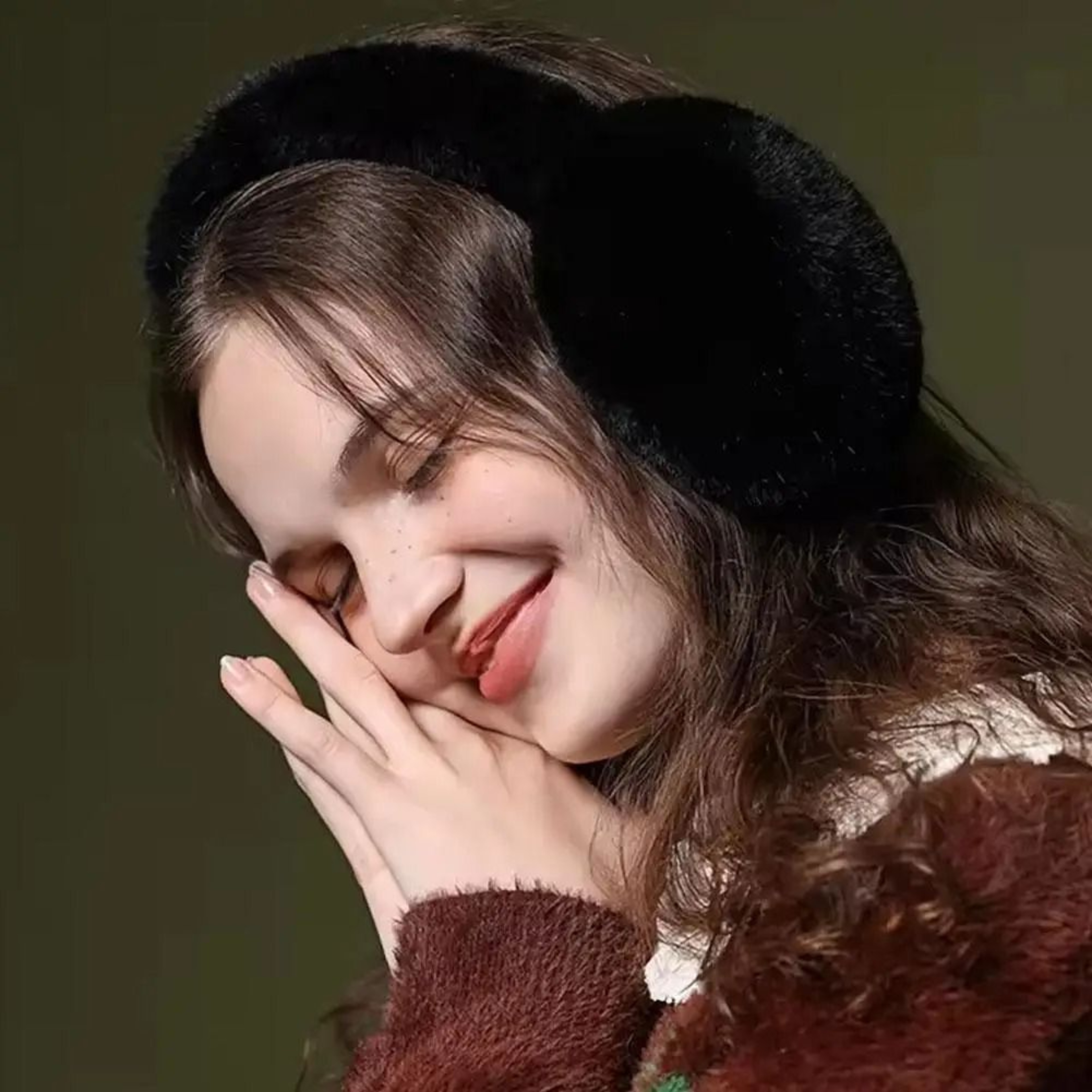 Soft Plush Winter Earmuffs For Women And Kids Foldable Warm Ear Warmers For Cold Weather 4