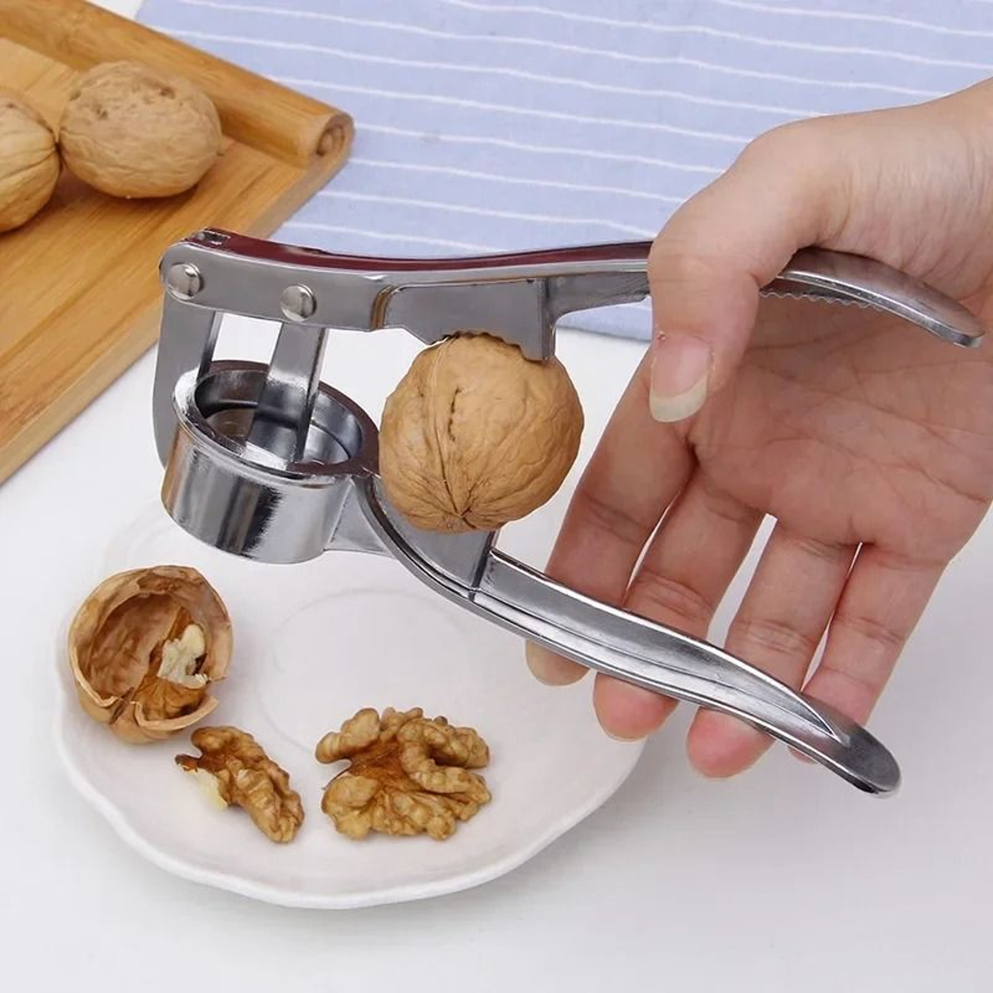 Stainless Steel Manual Garlic Press For Effortless Garlic Paste Making 2