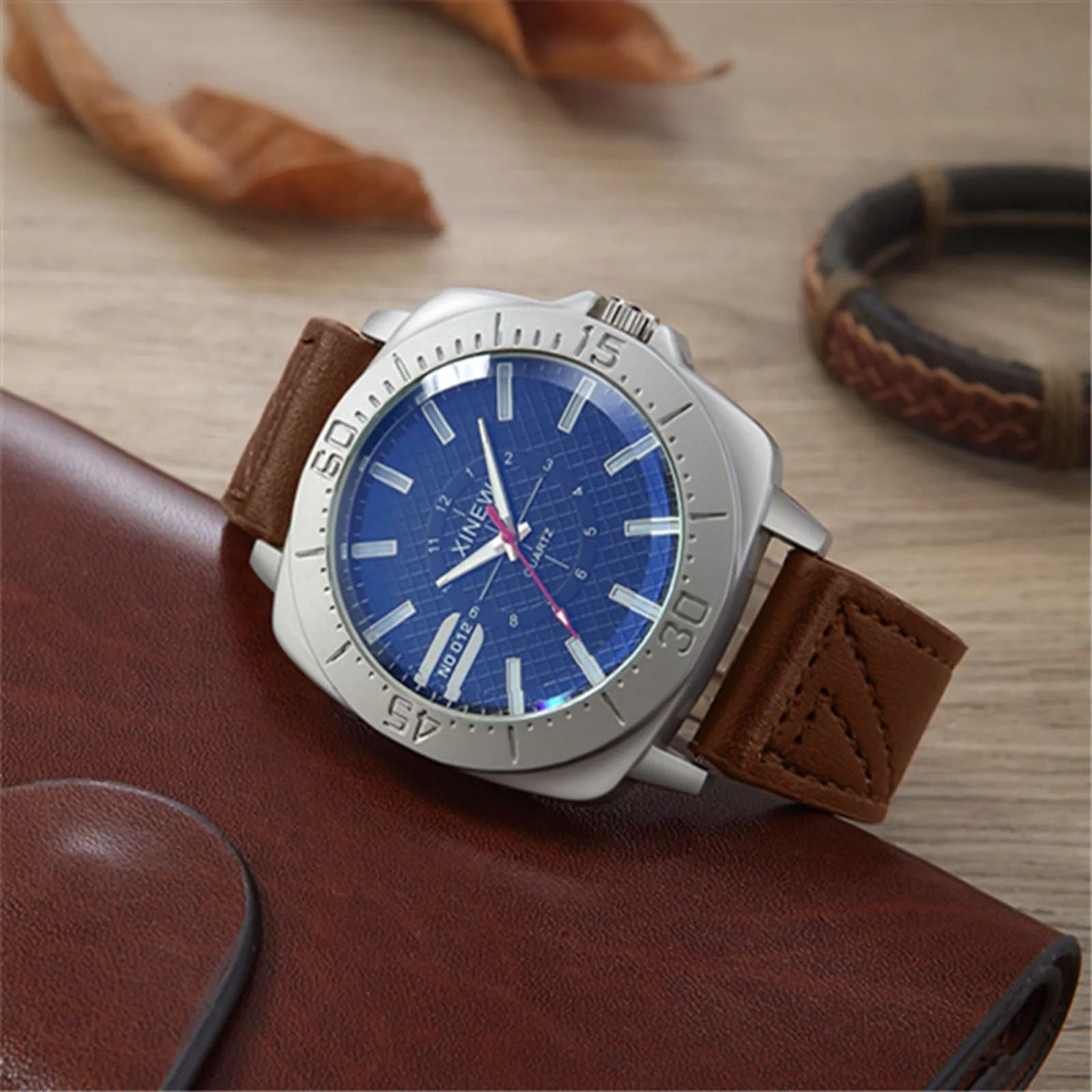 Casual Quartz Wristwatch For Men And Women Leather Strap 4