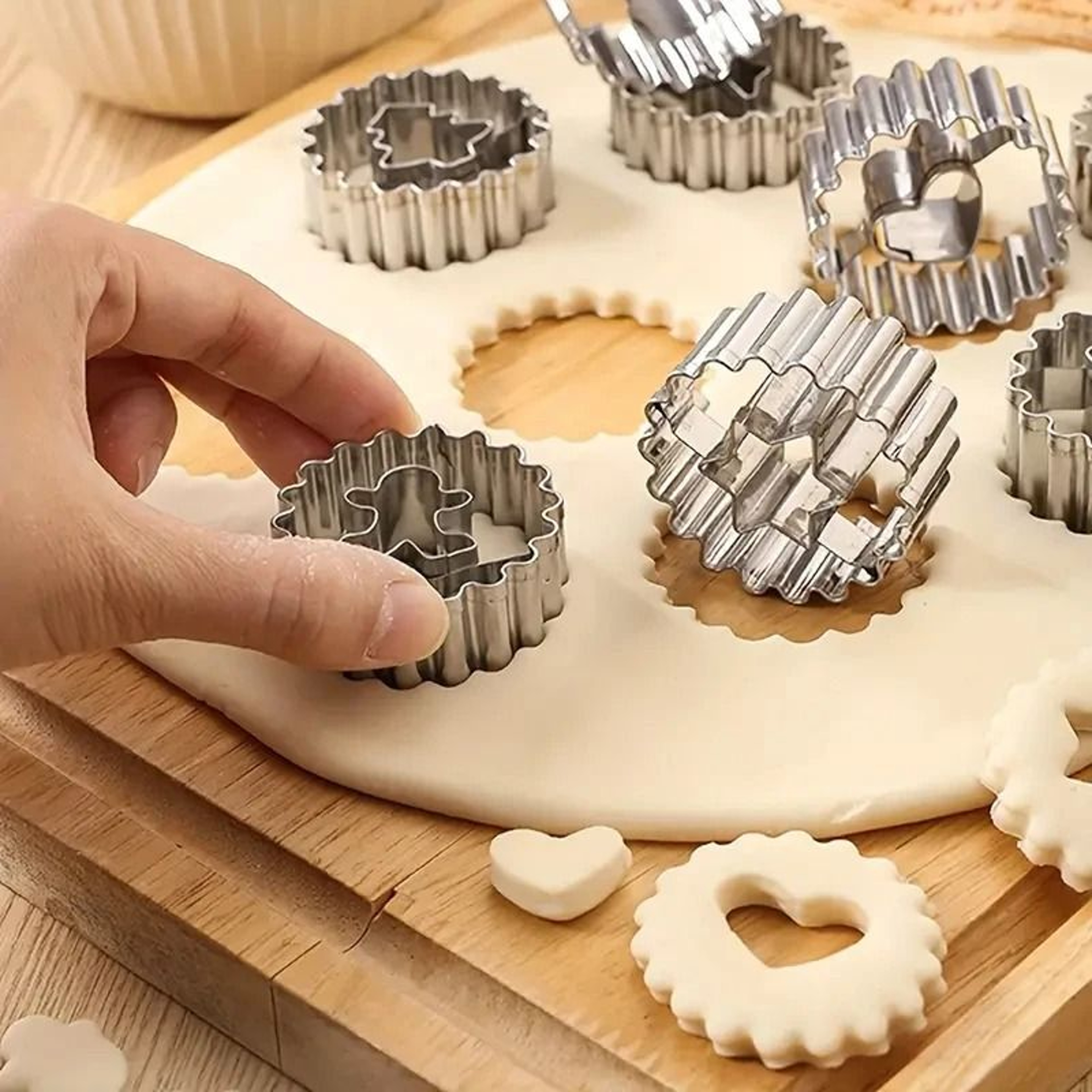 Metal Mini Christmas Cookie Cutter Set For Baking And Decorating 2