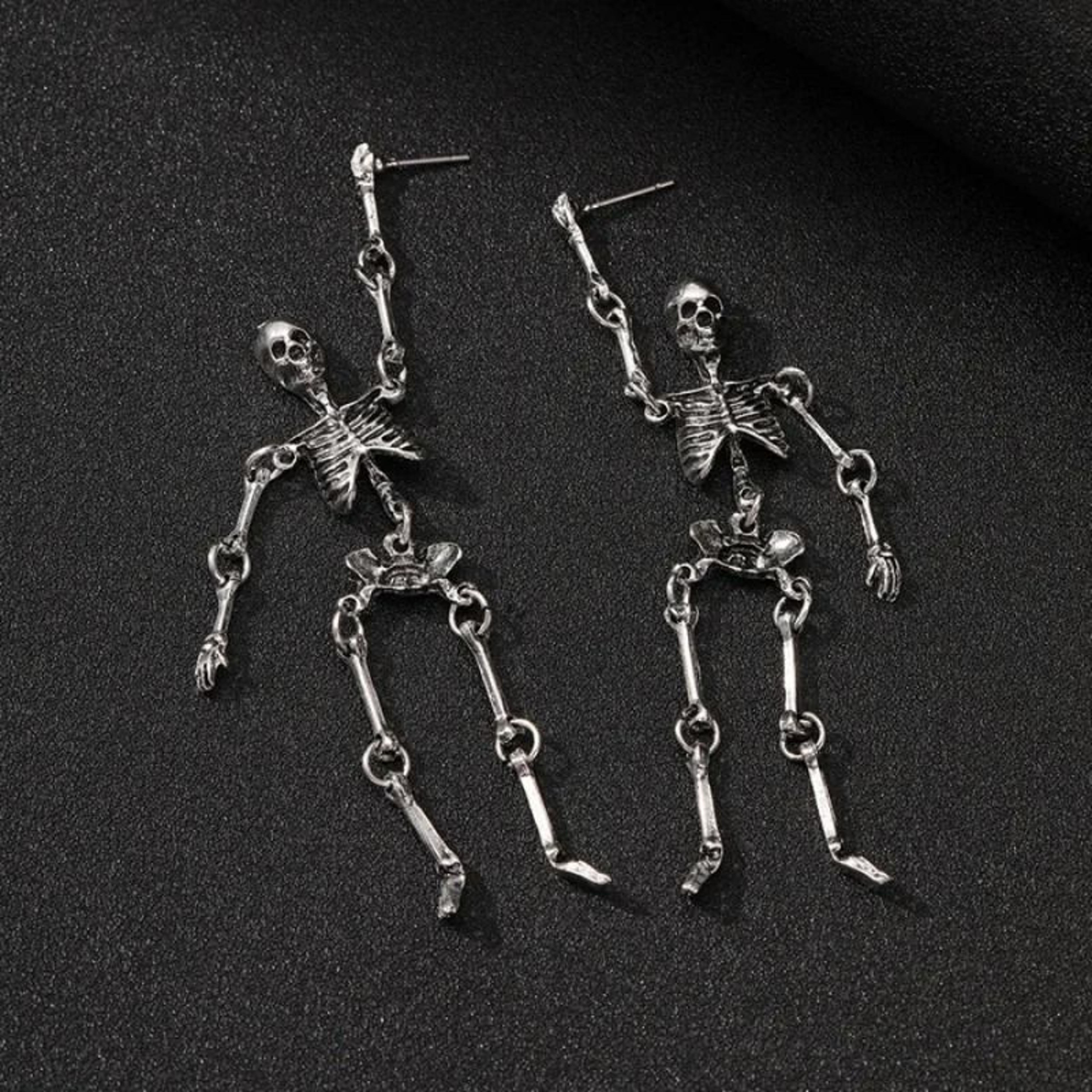 1 Pair Halloween Skull Earrings Party Horror Funny Skull Skeleton Earrings Holiday Gift 3