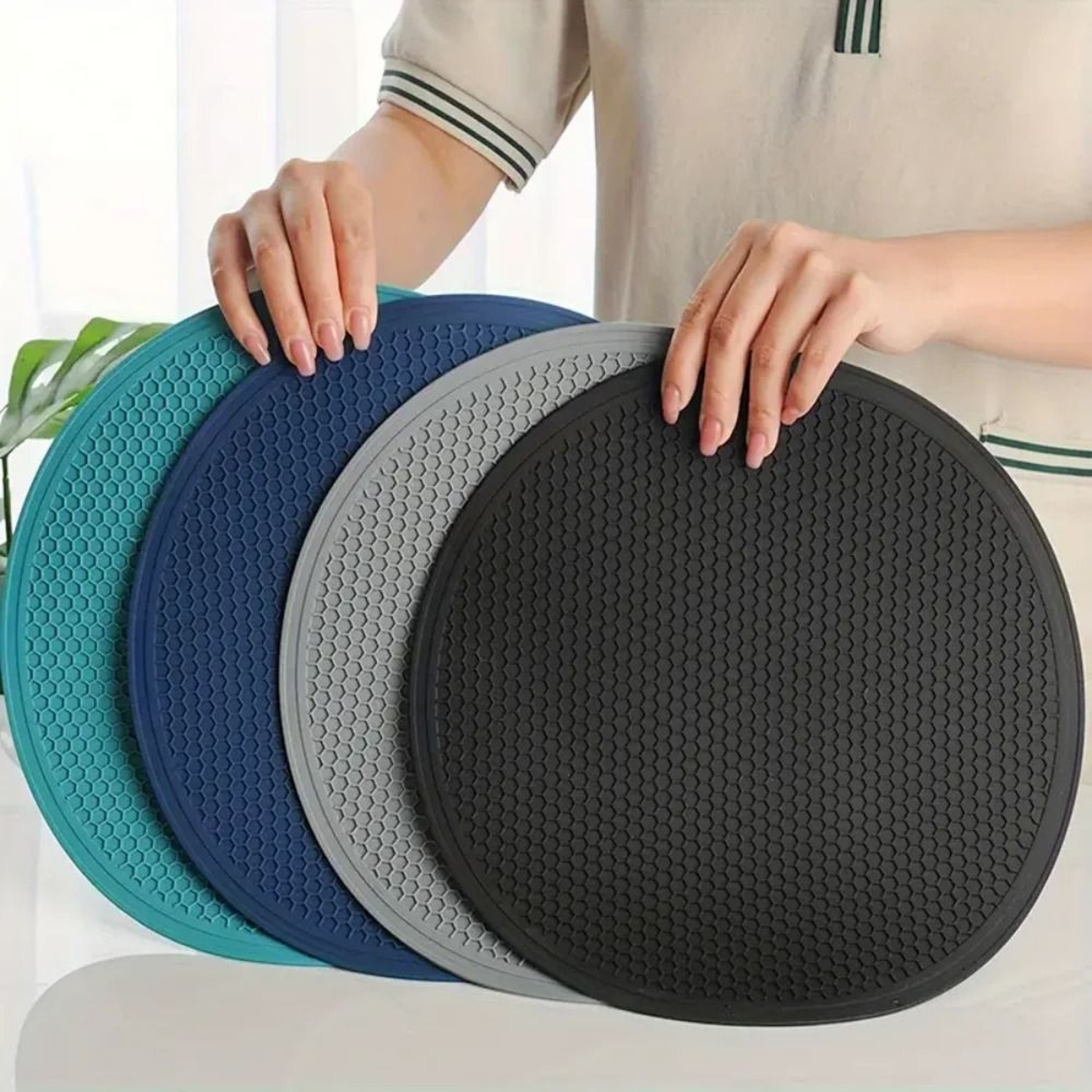 Premium MultiPurpose Silicone Mat  Durable Kitchen Drying Mat  HeatResistant Trivet 0