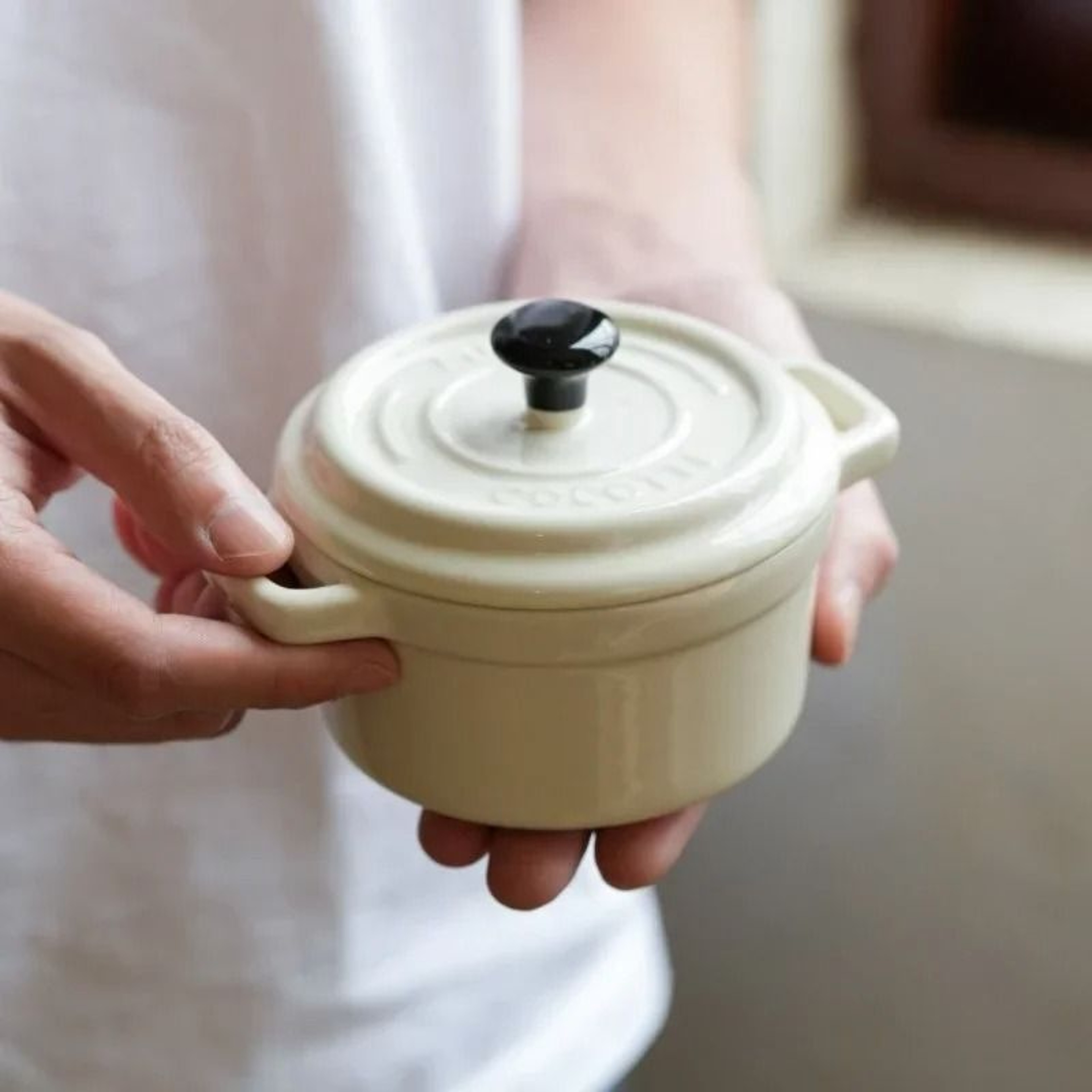 200ML Mini Ceramic Casserole Dish  Oven Safe Ramekin With Lid  Handles 4