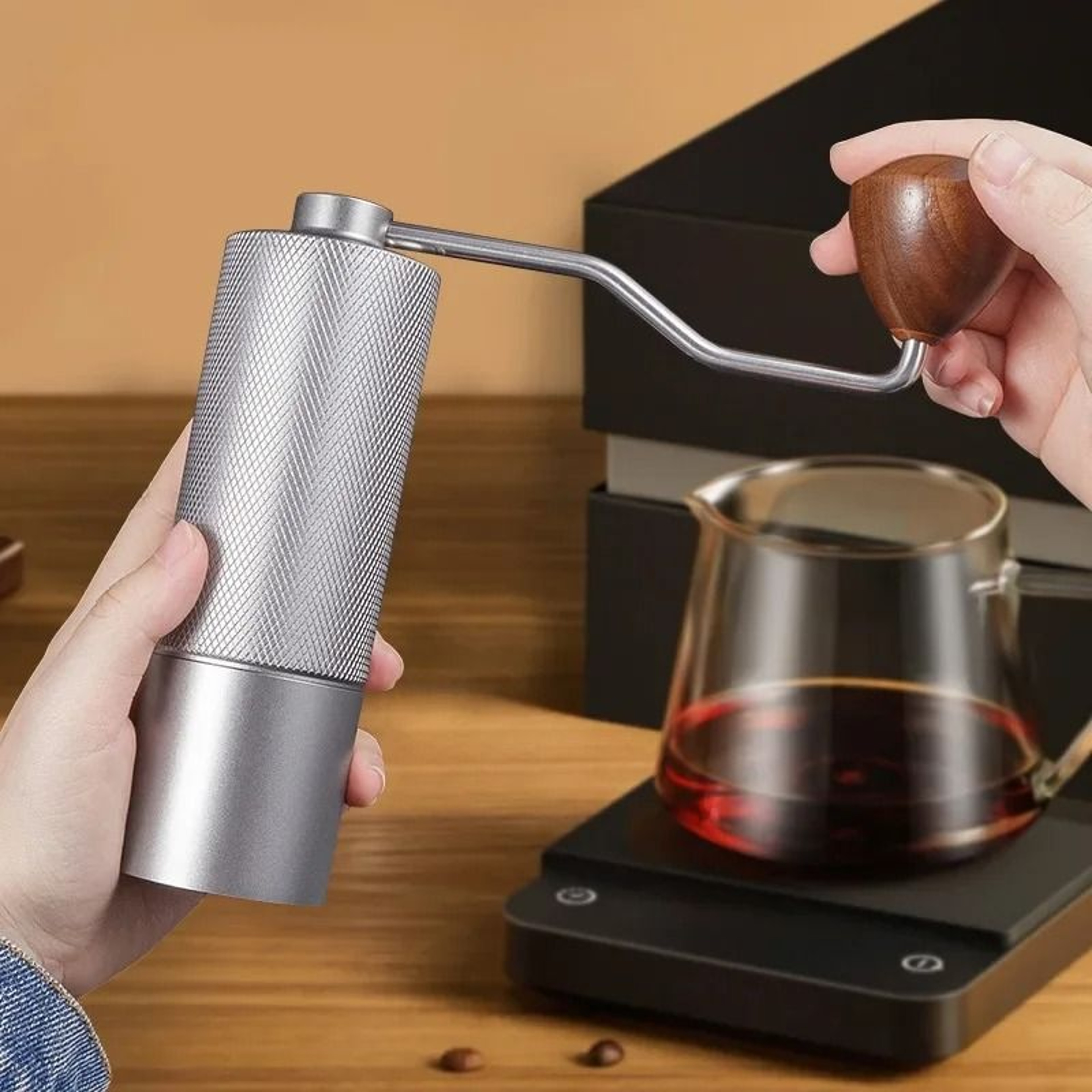 Adjustable Manual Coffee Bean Grinder  Diamond Texture CNC Stainless Steel Core Double Bearing 1