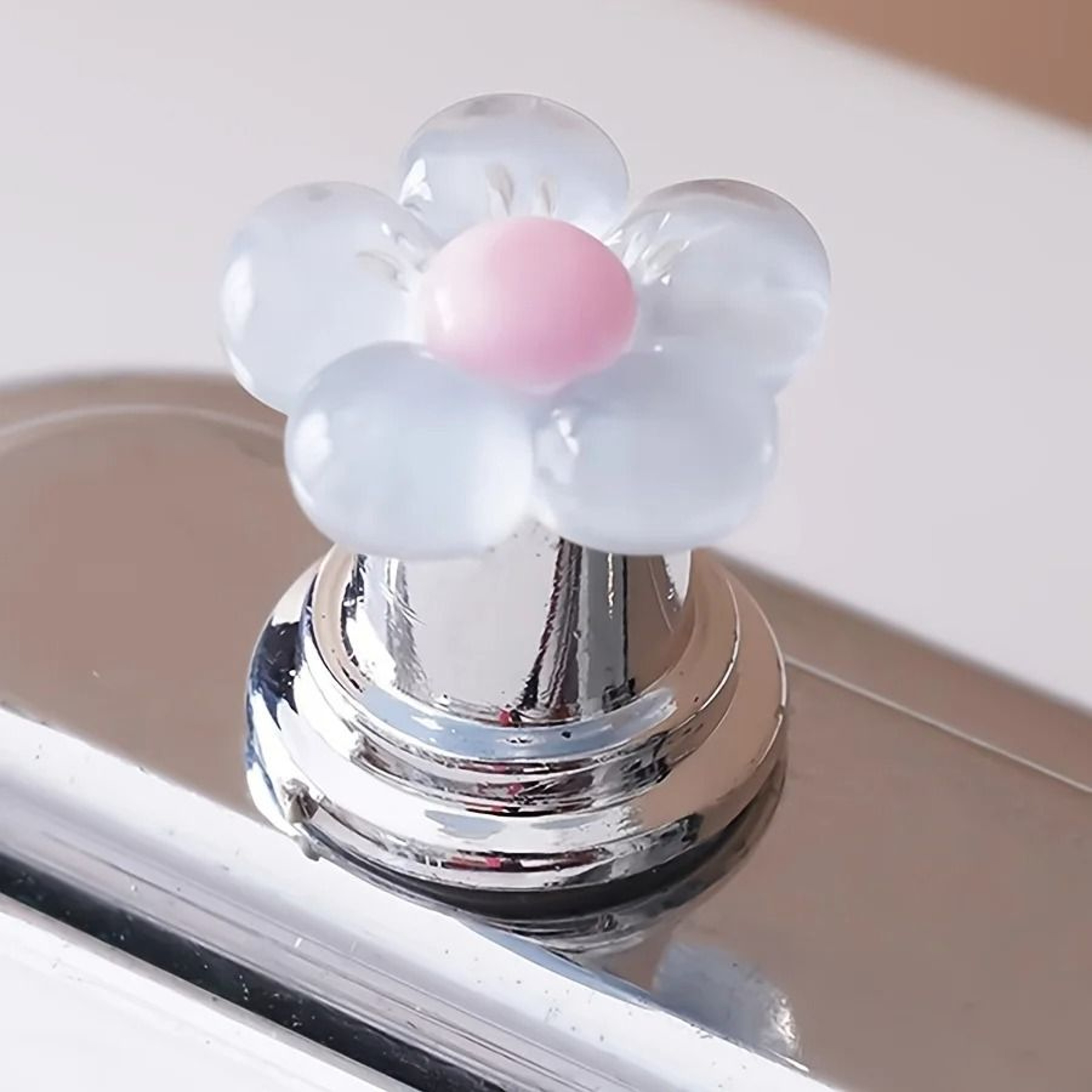 Fashionable Floral Toilet Flush Handle  Essential Bathroom Accessory With Long Nail Friendly Design 8