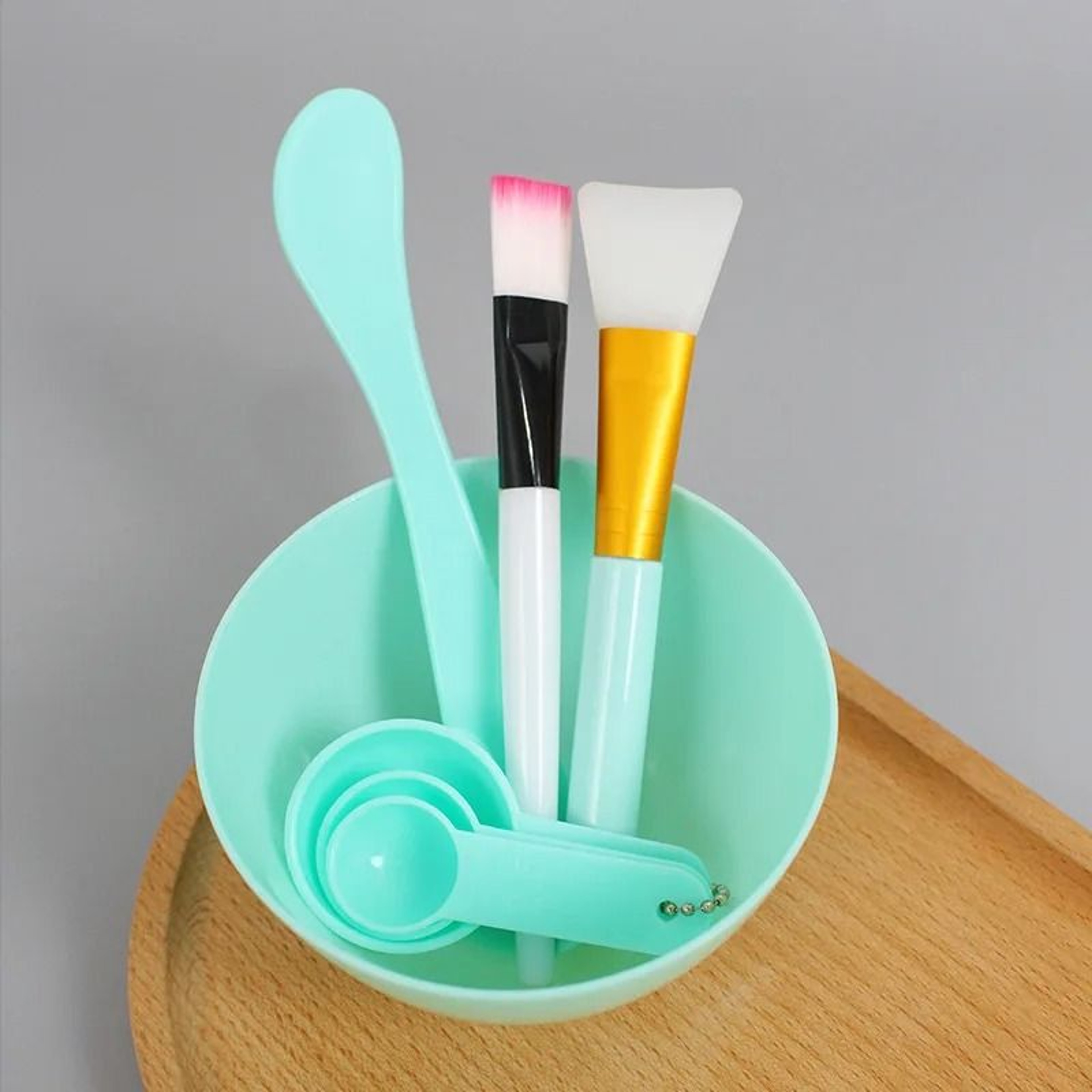 7 In 1 DIY Face Mask Mixing Bowl Set With Silicone Brushes And Spatula 7