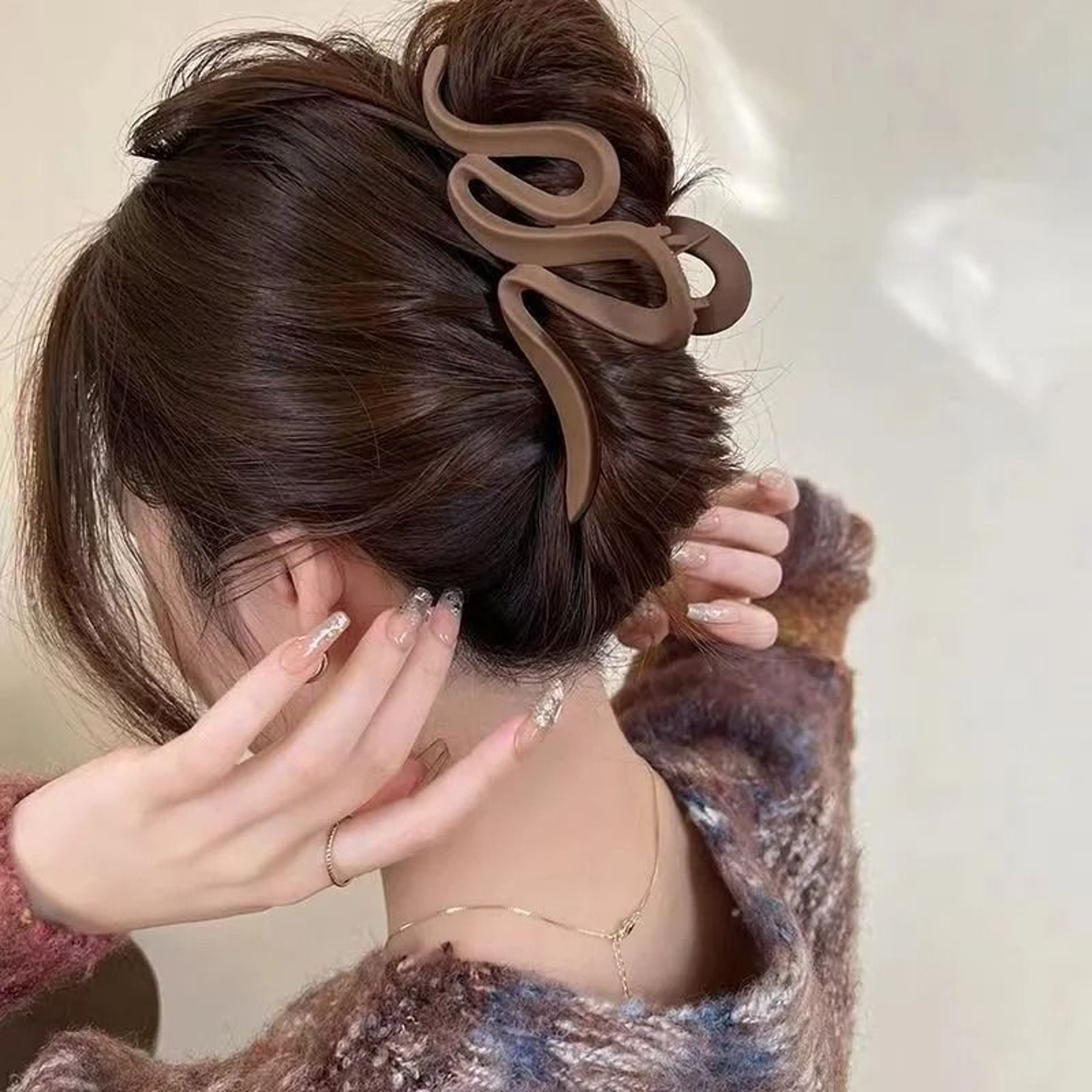 Fashion Korean Solid Color Acrylic Wave Hair Claw 3