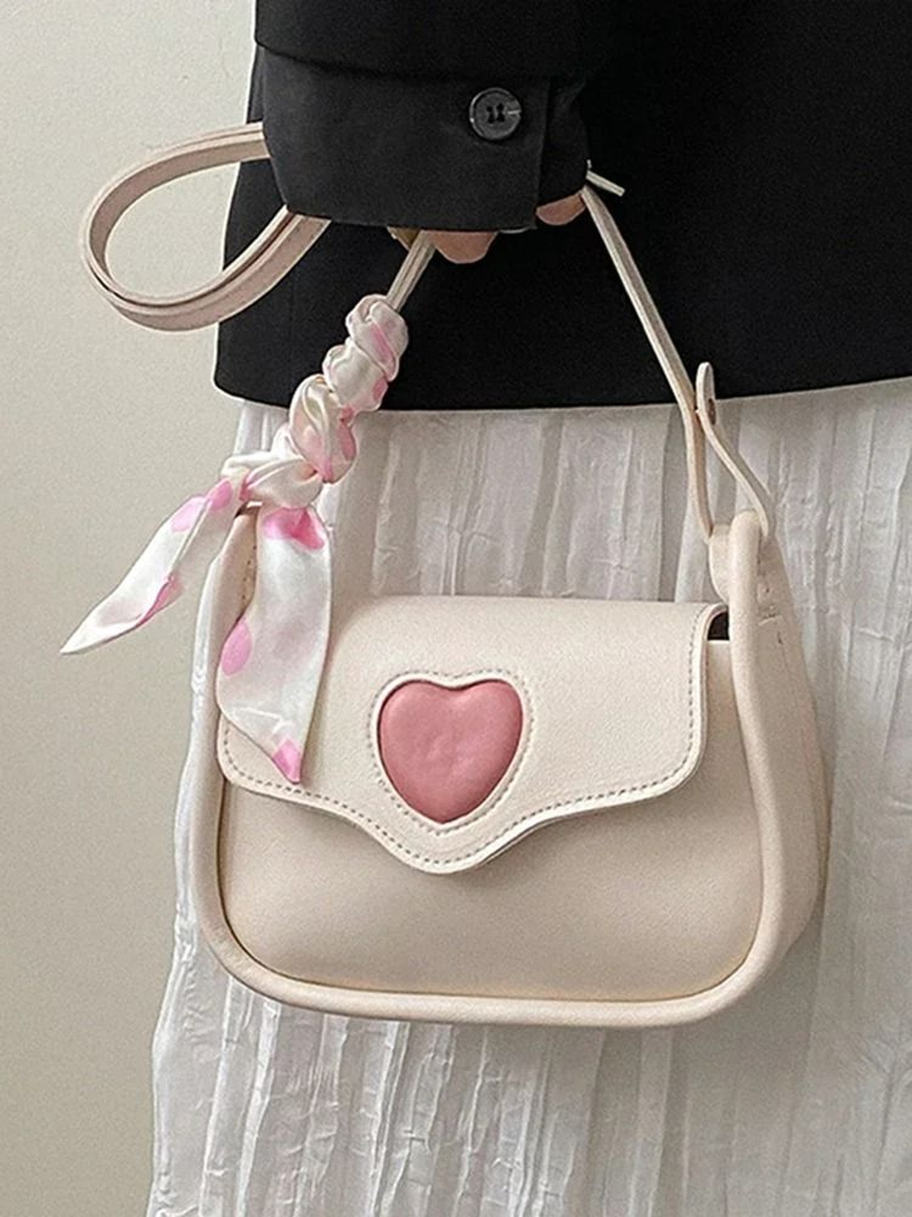 Fashion Retro Love Heart Saddle Shoulder Bag 1