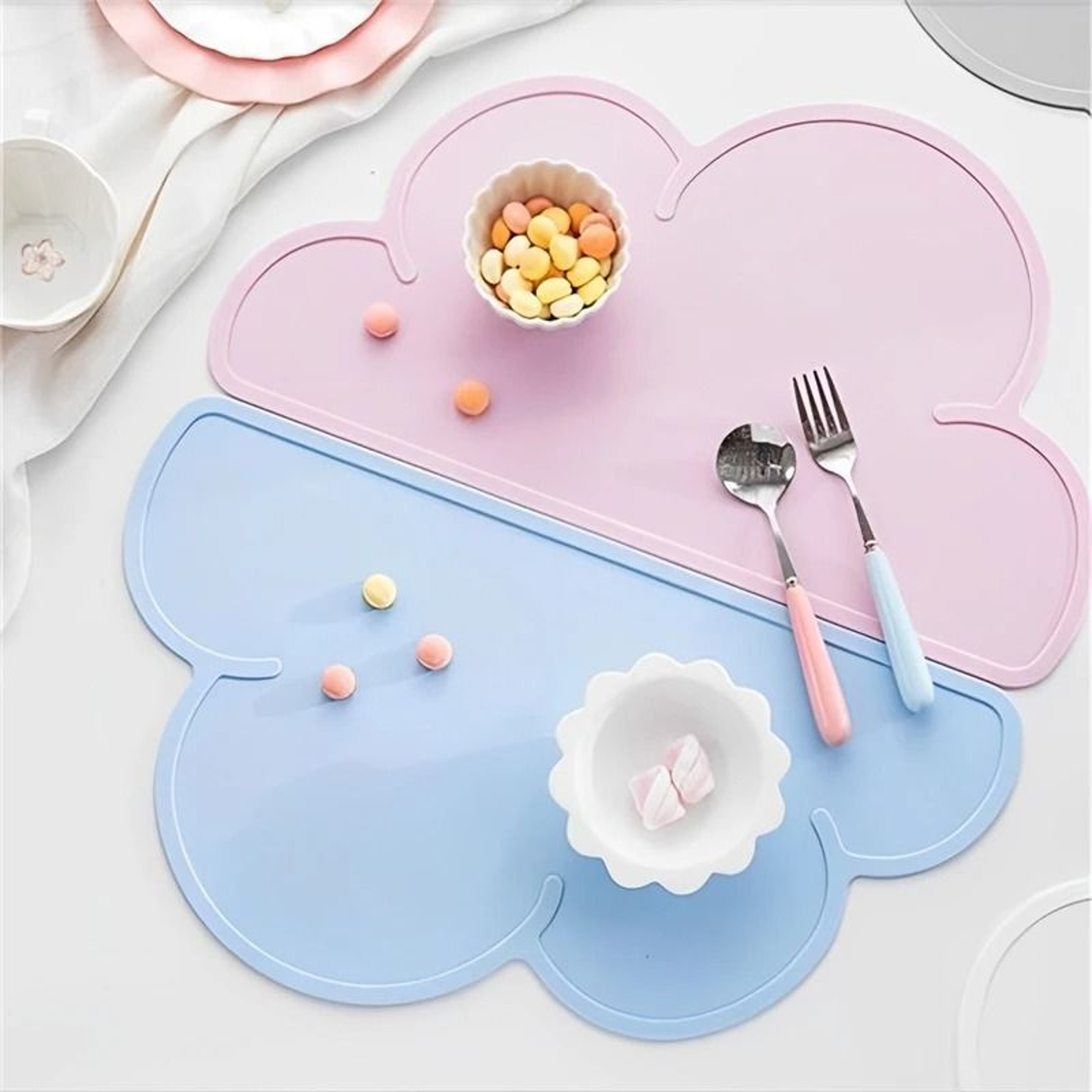 Silicone CloudShaped Pet Feeding Placemat 3