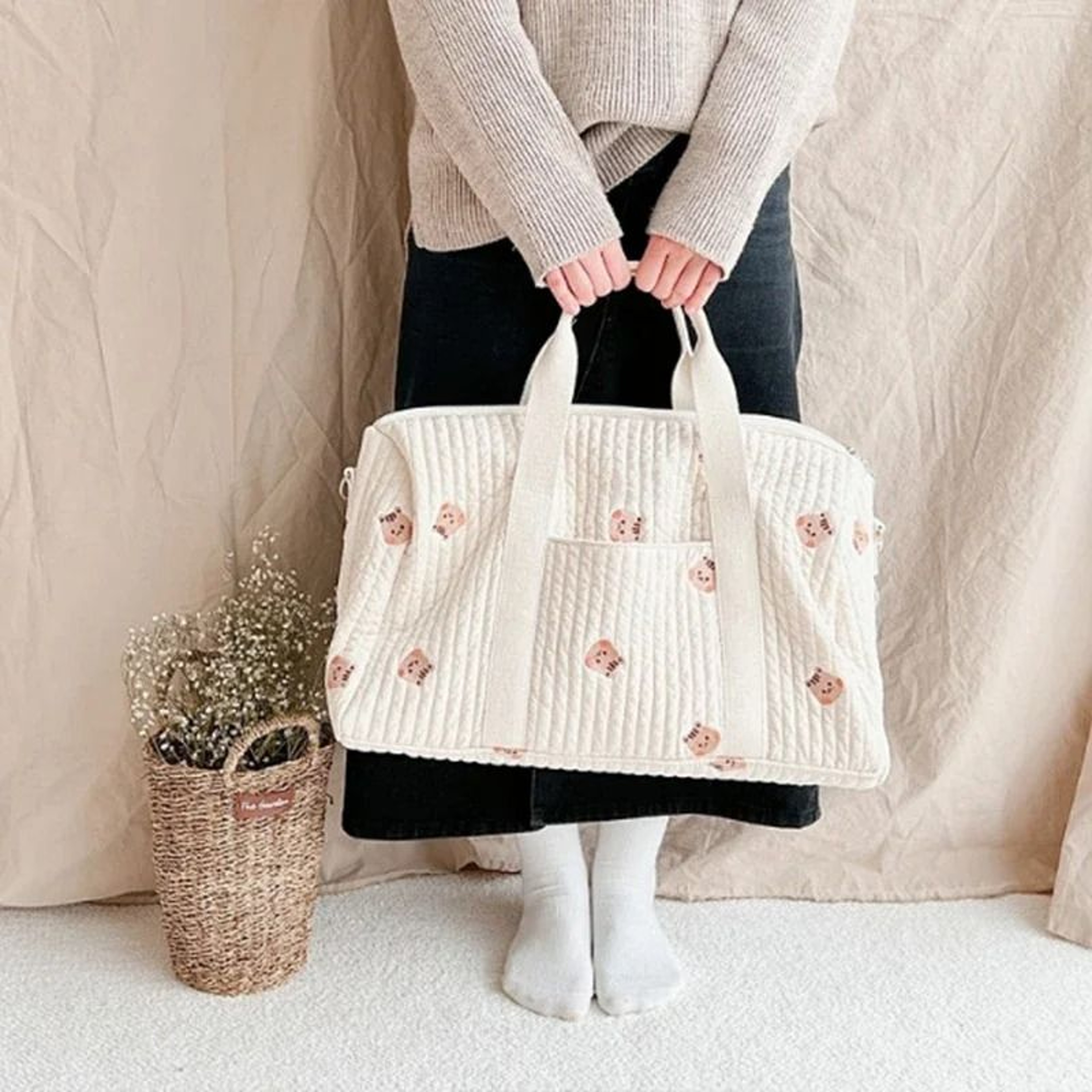 Little Bear Embroidered Handheld Mommy Bag 2