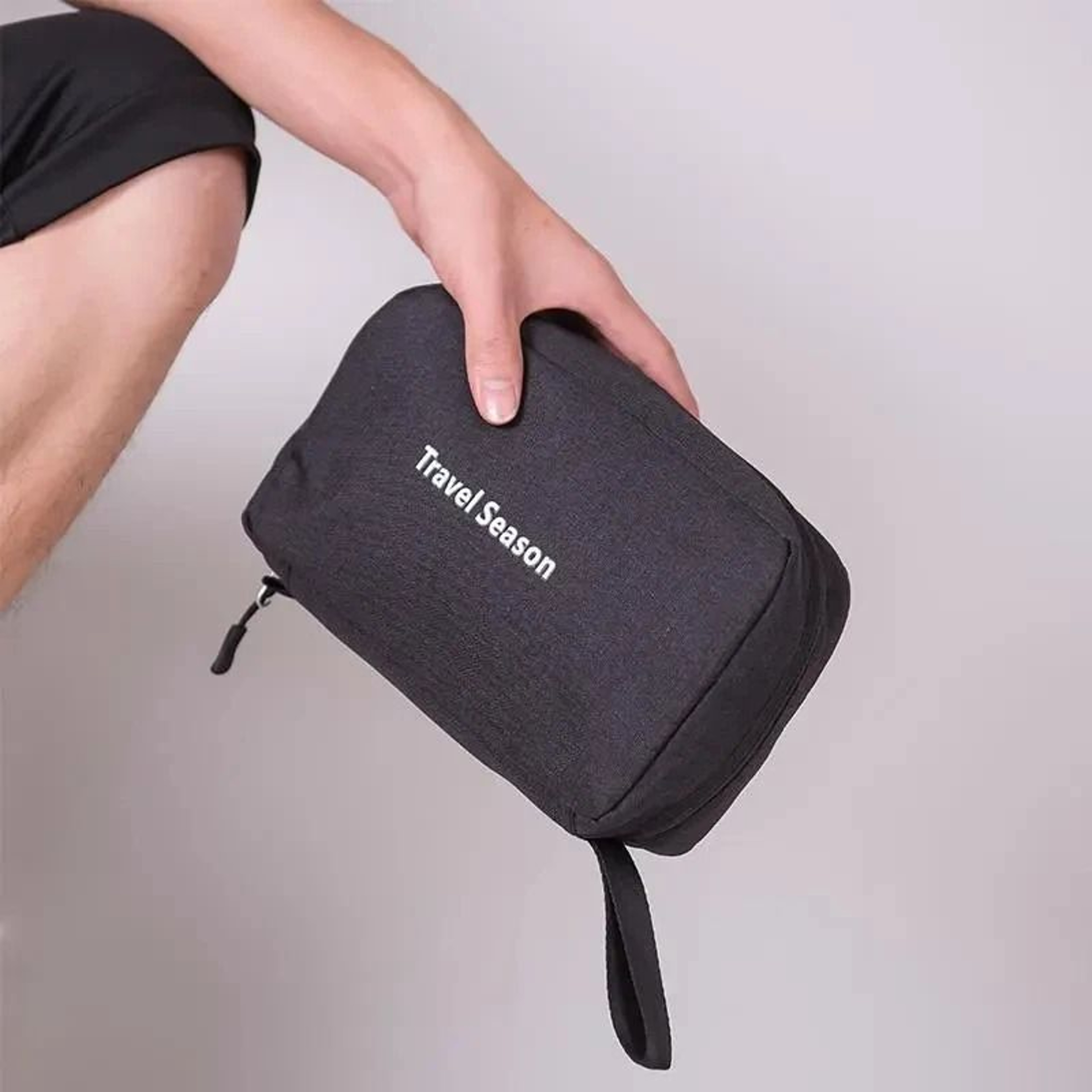 Hanging Waterproof Travel Toiletry And Cosmetic Organizer 4