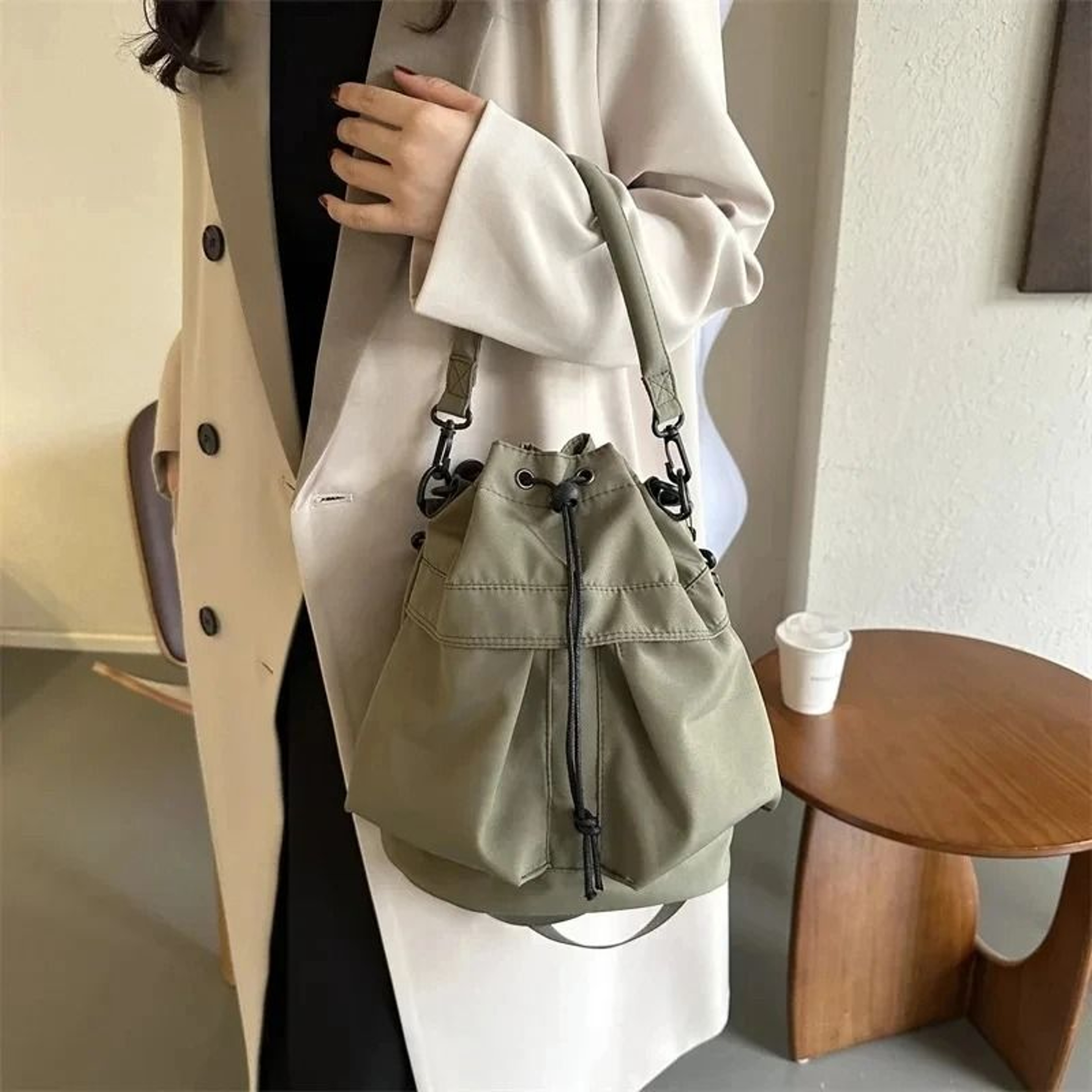 Simple LargeCapacity Oxford Commuting Crossbody Bag 4