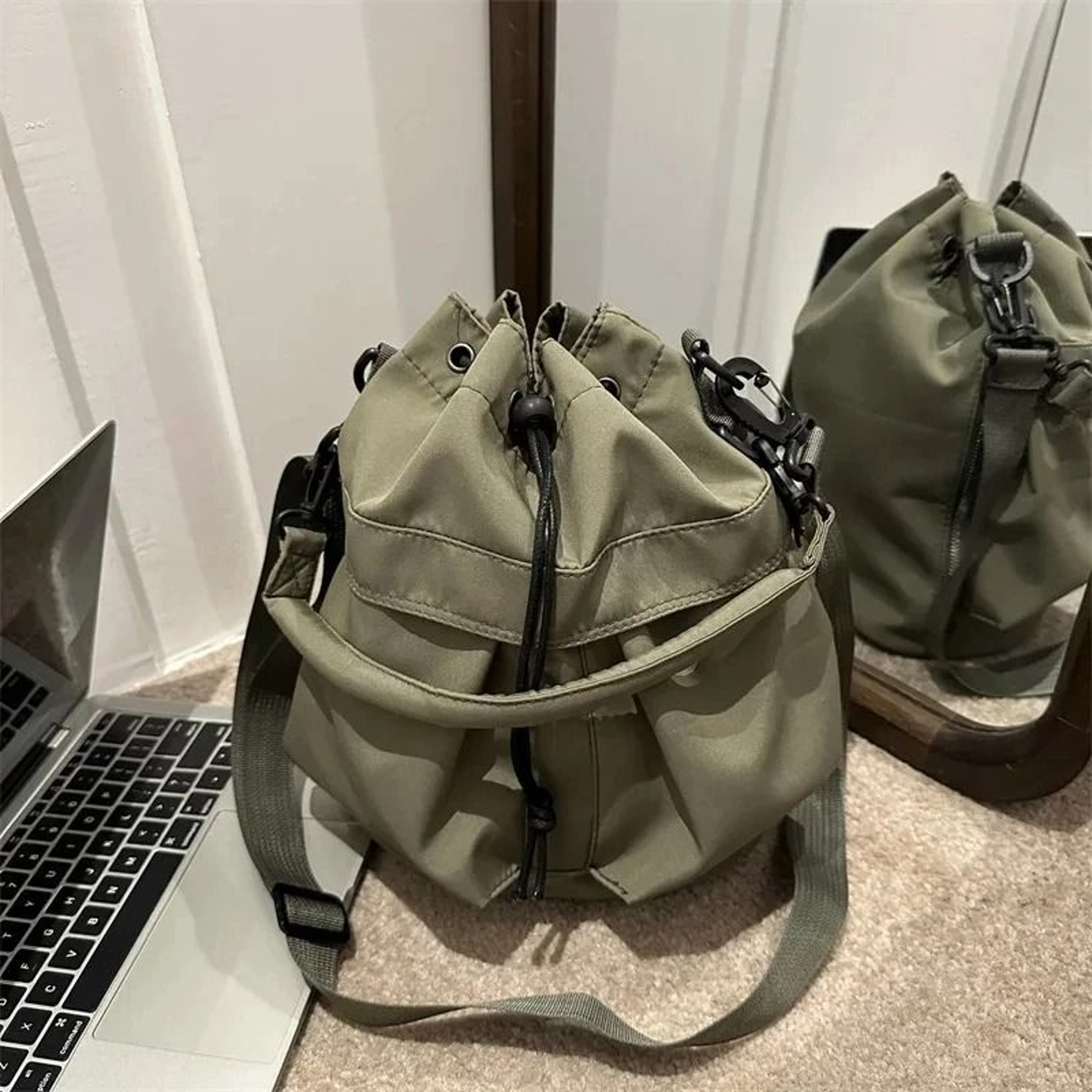 Simple LargeCapacity Oxford Commuting Crossbody Bag 10