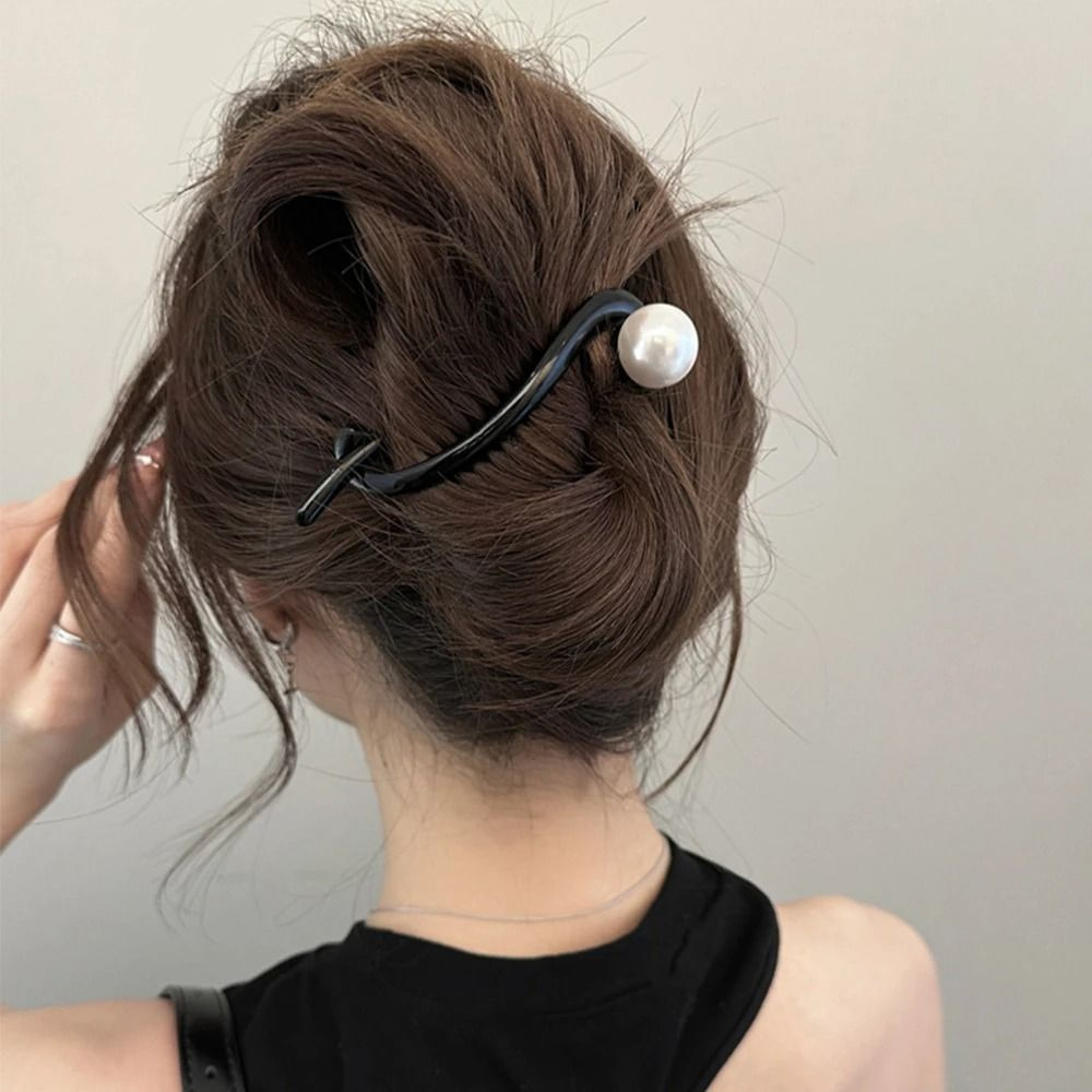 Retro SShape Twisted Hair Shark Clip 2